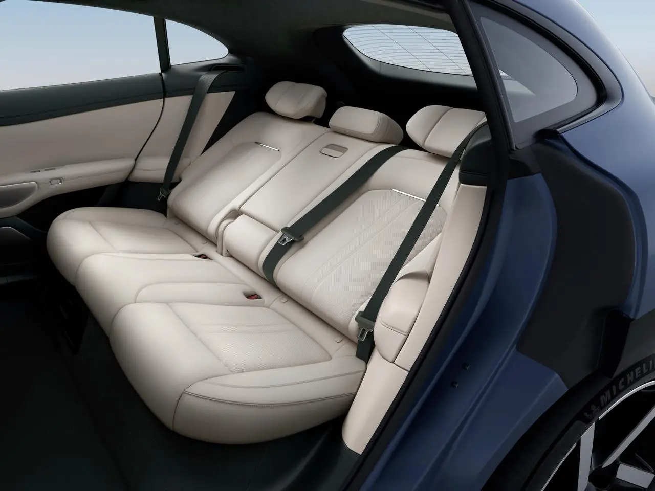 Discover the all new Xiaomi YU7 2025 electric SUV with an 835 km range, 690 hp power, luxury tech features, and a starting price from AED 185,000 in the UAE.