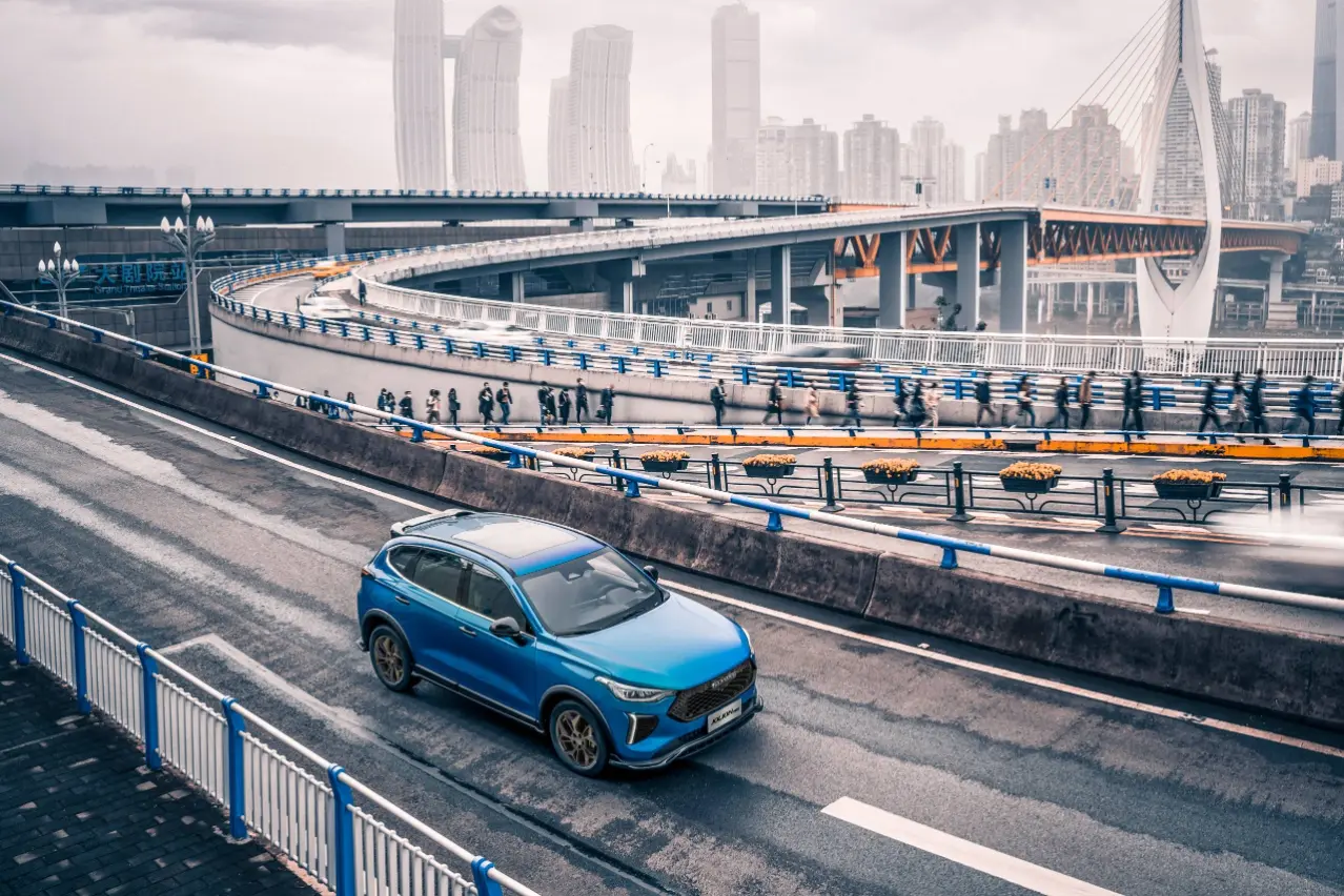 Discover the new 2025 Haval Jolion Pro in Saudi Arabia with a bold design, smart tech, a turbo engine, and a 6 year warranty starting from 87,285 SAR.