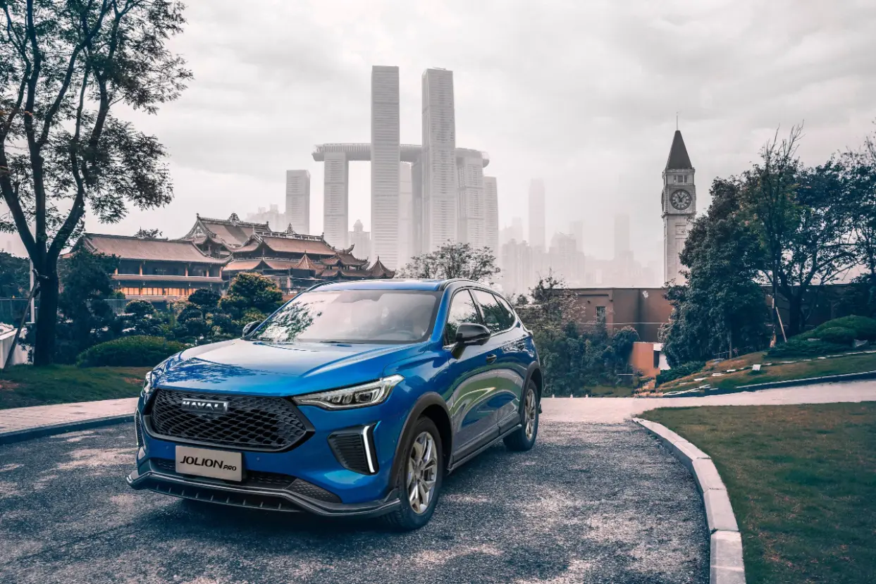 Discover the new 2025 Haval Jolion Pro in Saudi Arabia with a bold design, smart tech, a turbo engine, and a 6 year warranty starting from 87,285 SAR.
