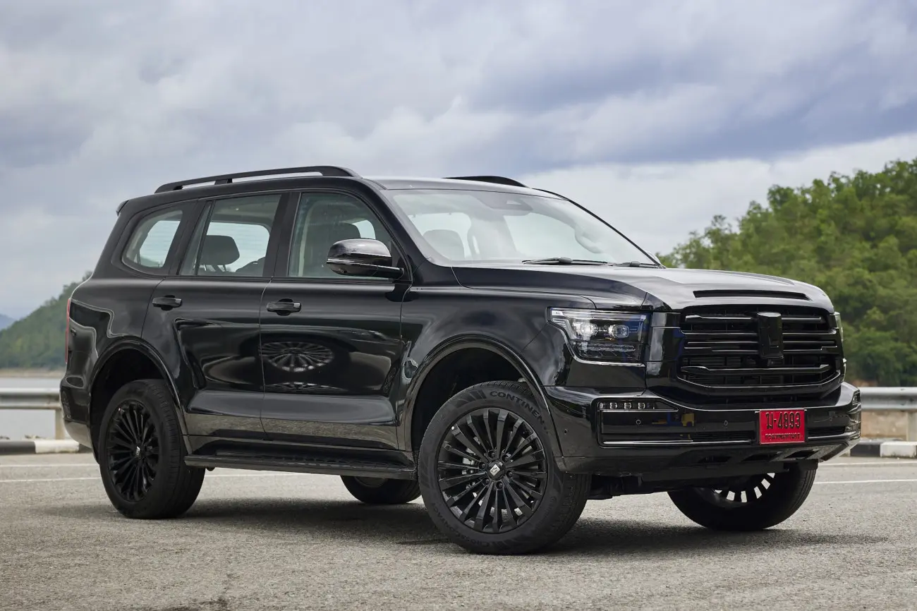 Explore the 2026 Tank 500 Black Edition in Saudi Arabia with its powerful V6 hybrid engine, bold black design, luxury interior, and cutting edge safety features