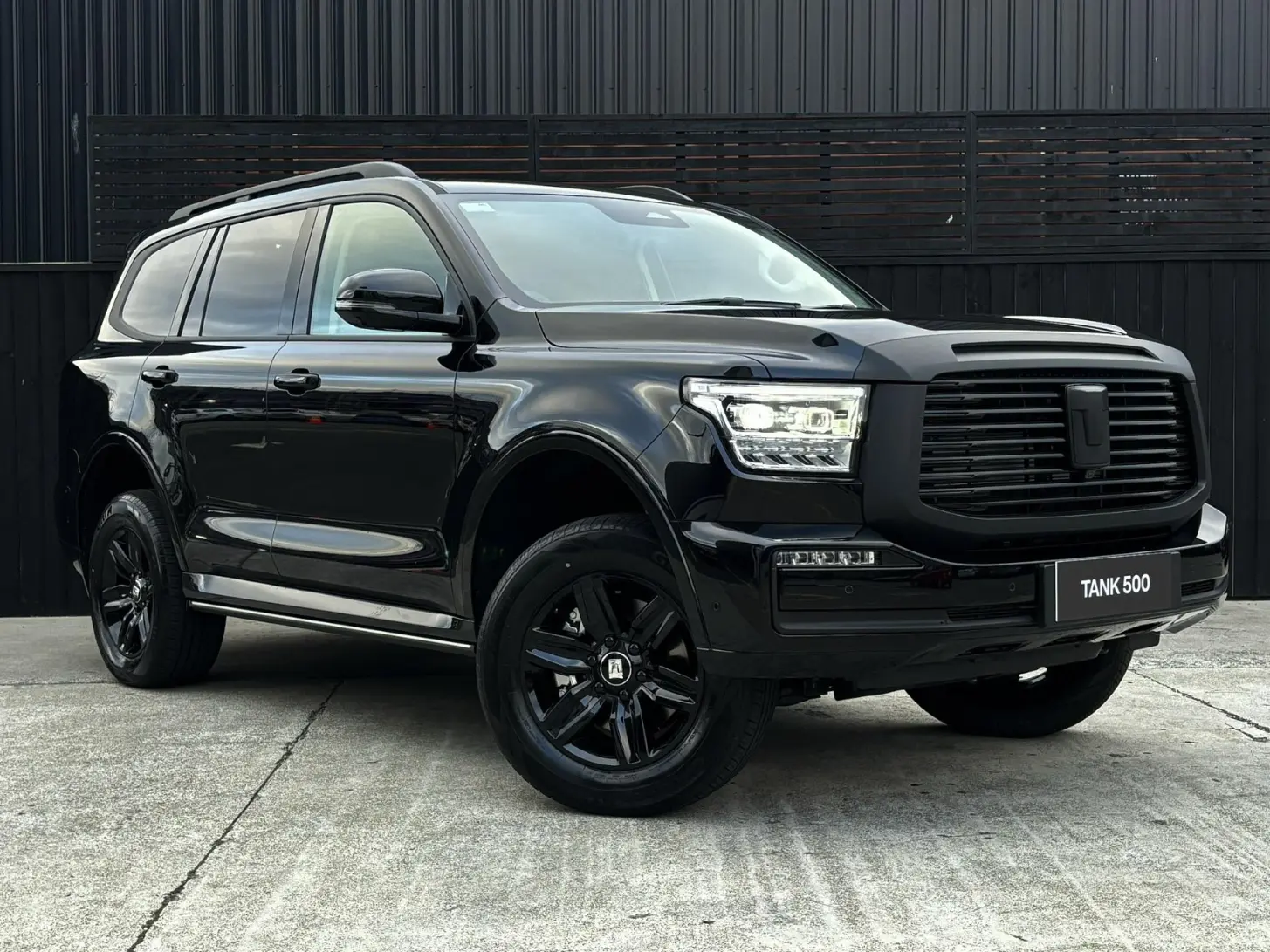 Explore the 2026 Tank 500 Black Edition in Saudi Arabia with its powerful V6 hybrid engine, bold black design, luxury interior, and cutting edge safety features