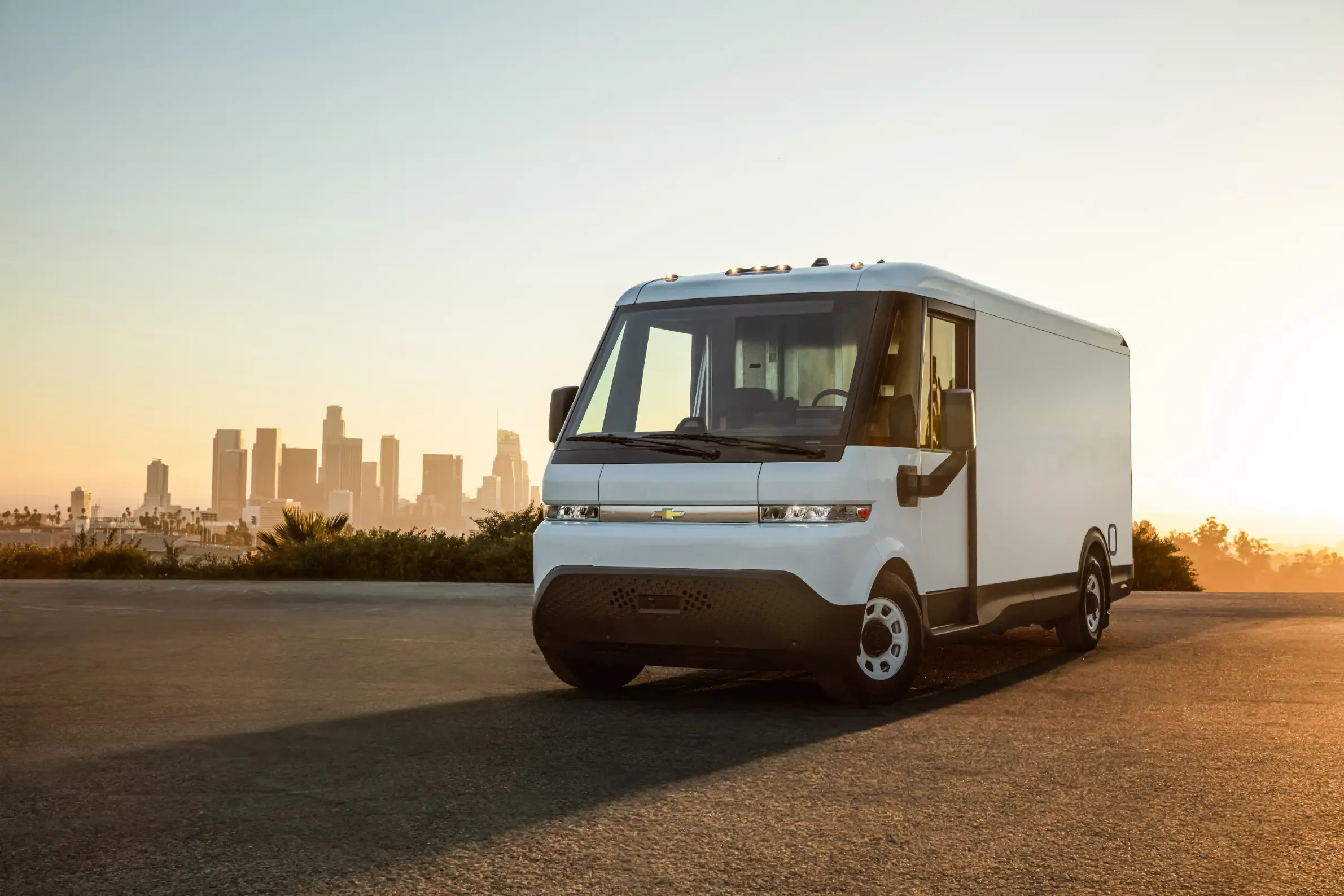 Hyundai and General Motors partner to develop 5 global models, including crossovers and trucks with ICE and hybrid options, first launch set for 2028 markets