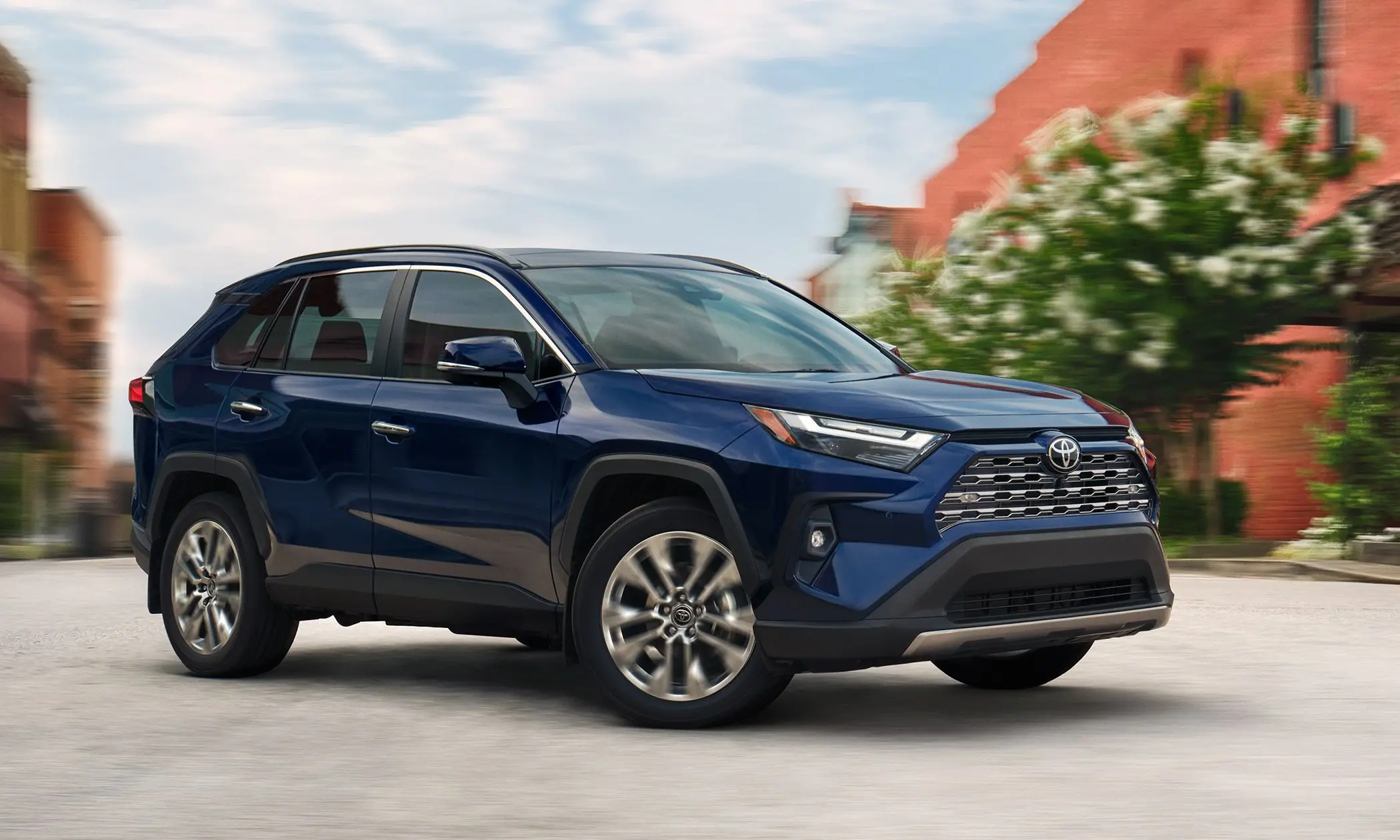 Discover the best girls cars in Saudi Arabia in 2025 under 100k SAR with specs and prices for Kia K3, Hyundai i10, Kona, and Toyota RAV4, new and used options.