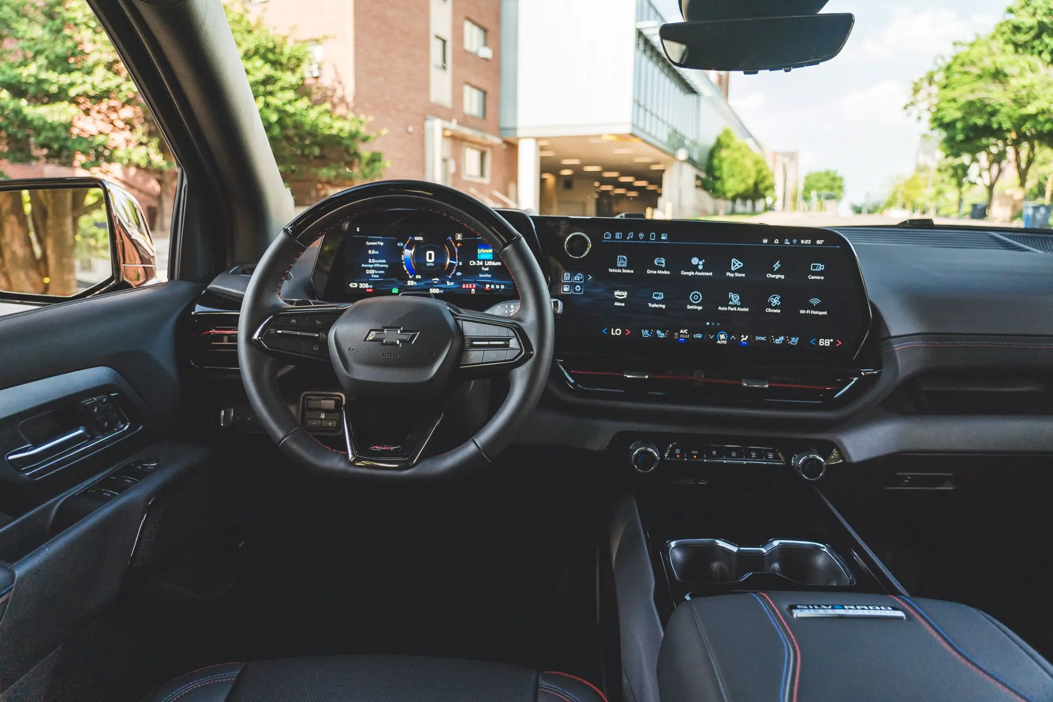 Chevrolet Silverado EV breaks world record with 1705 km on one charge, exceeding official range by 214 percent and proving its electric technology leadership