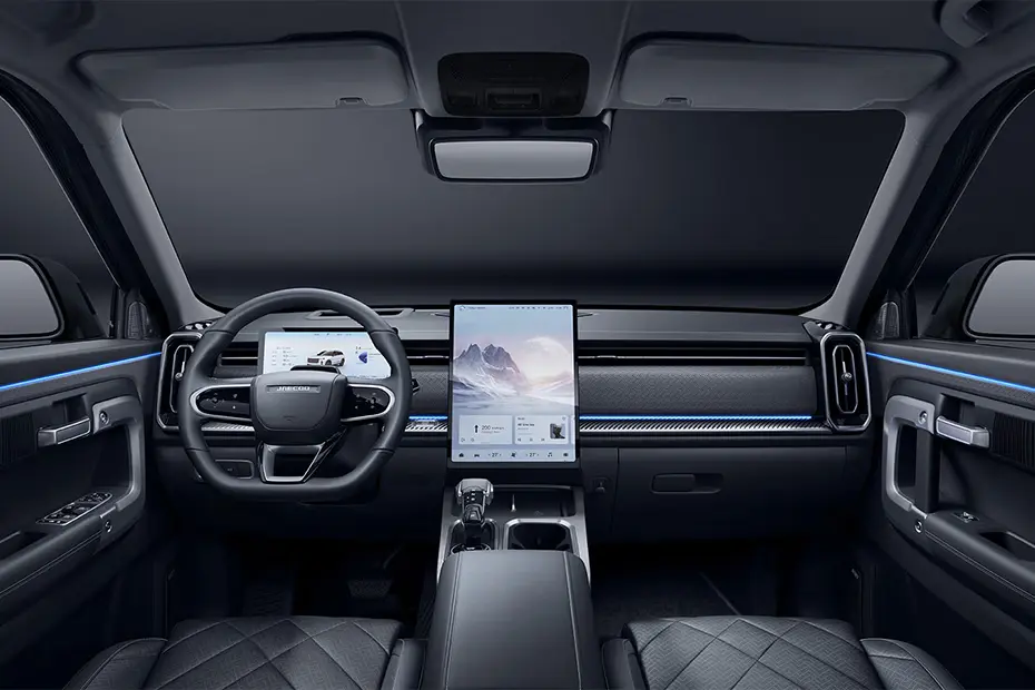 The new Jaecoo J7 PHEV debuts in Riyadh with a sleek design, advanced tech, a 91 km electric range, over 1200 km total range, and strong performance. 