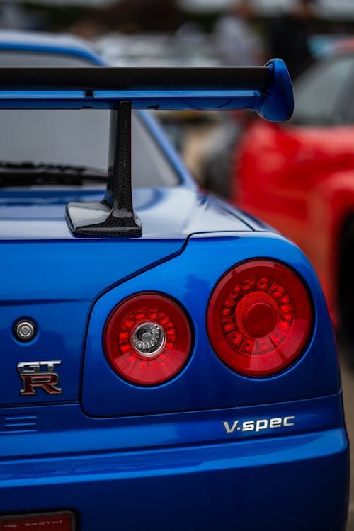 Discover GCC vs non-GCC car specs in the Middle East. Learn key differences, pros & cons, and expert tips to choose the best fit for your lifestyle and budget