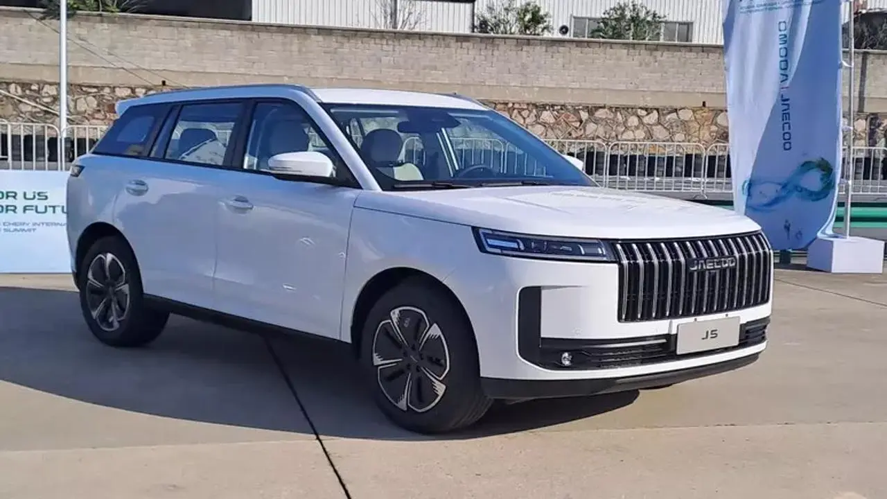 The Jaecoo J5 2025 debuts in Riyadh and heads to the UAE with a special edition blending elegance, advanced tech, and light off road capability for GCC drivers.