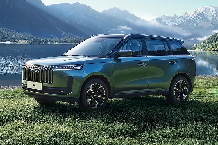 The Jaecoo J5 2025 debuts in Riyadh and heads to the UAE with a special edition blending elegance, advanced tech, and light off road capability for GCC drivers.