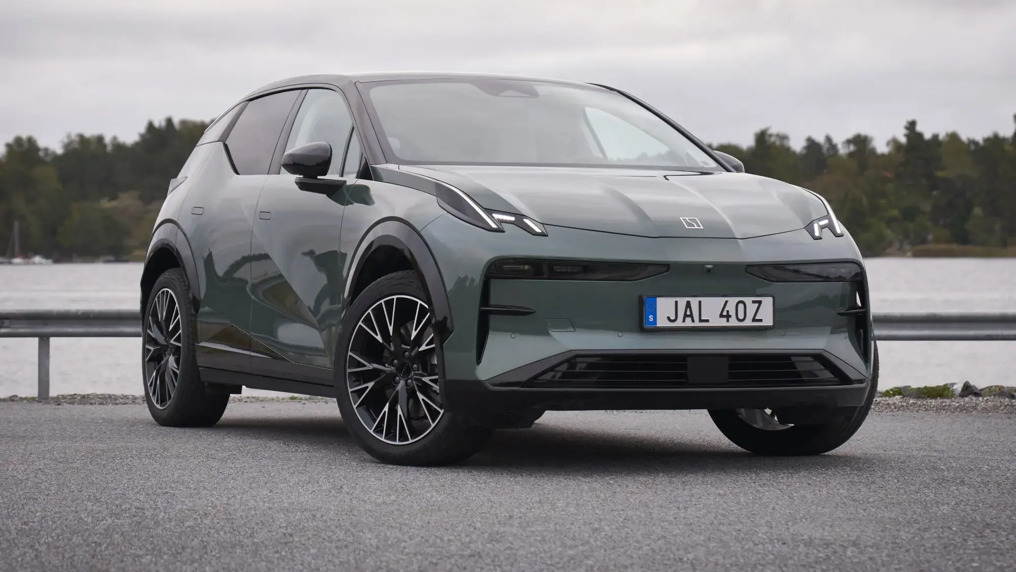 The Zeekr X electric crossover delivers sporty performance, smart technology, and modern design with 10 unique features perfect for Saudi roads and lifestyle.