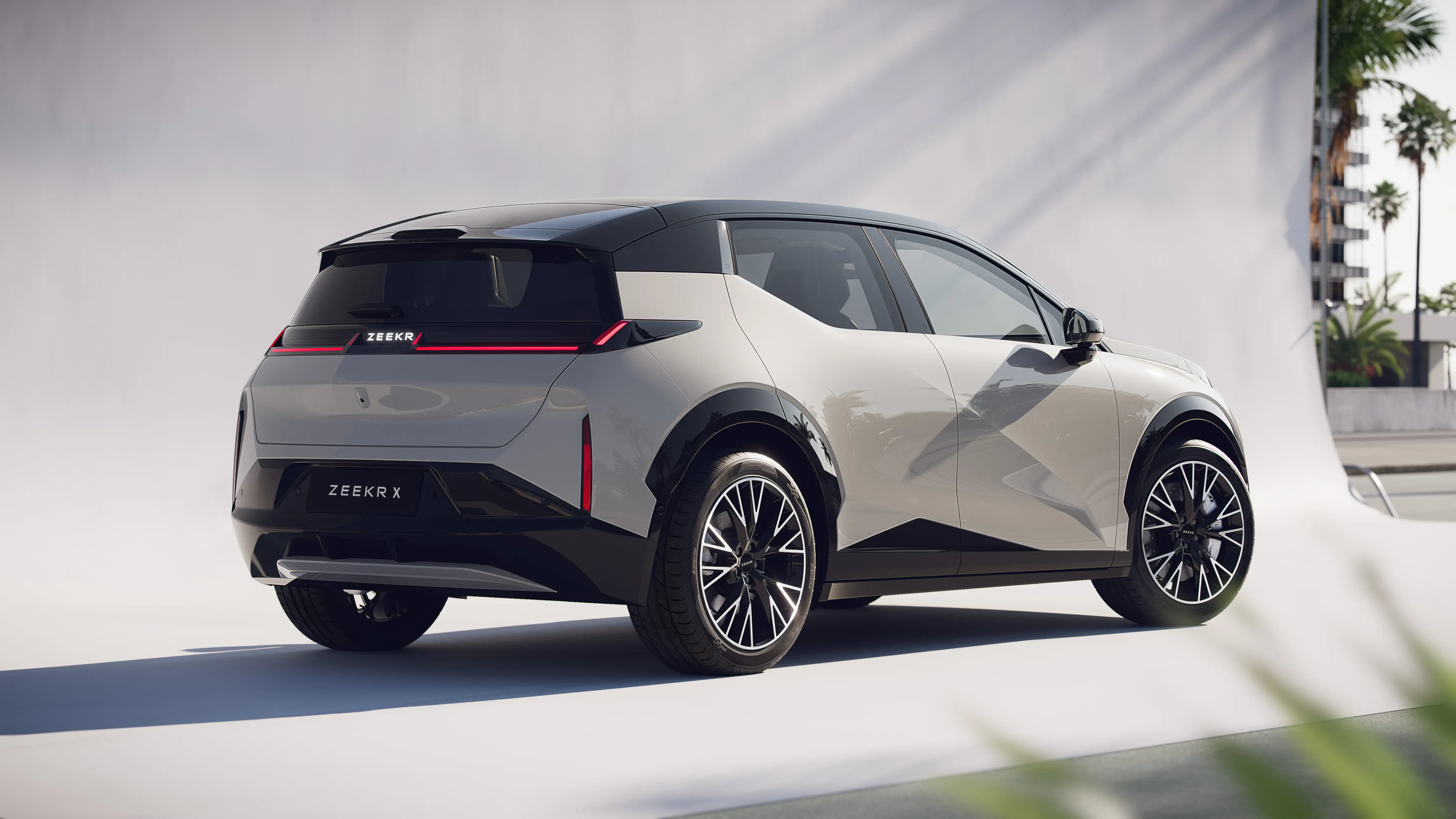 The Zeekr X electric crossover delivers sporty performance, smart technology, and modern design with 10 unique features perfect for Saudi roads and lifestyle.