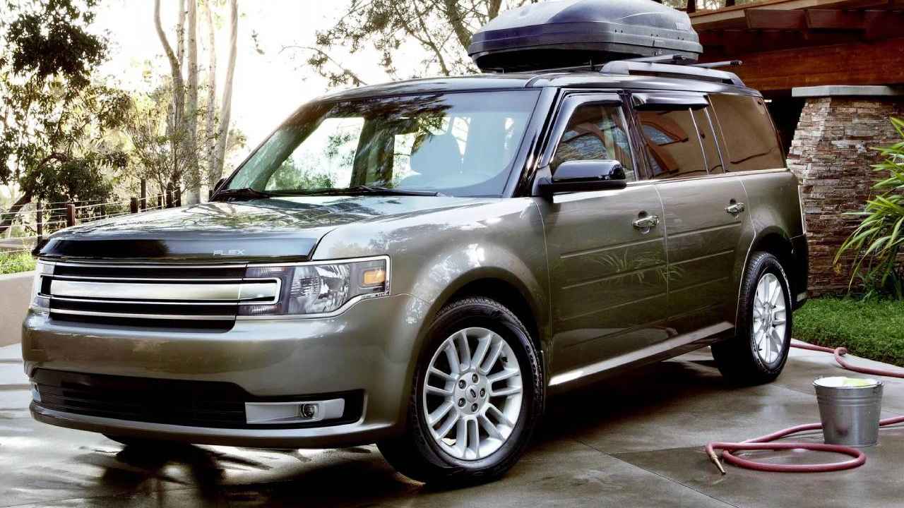 Ford Under Scrutiny: Federal Investigation into Over 35,000 Flex Vehicles After Reports of Body Parts Falling Off at High Speeds