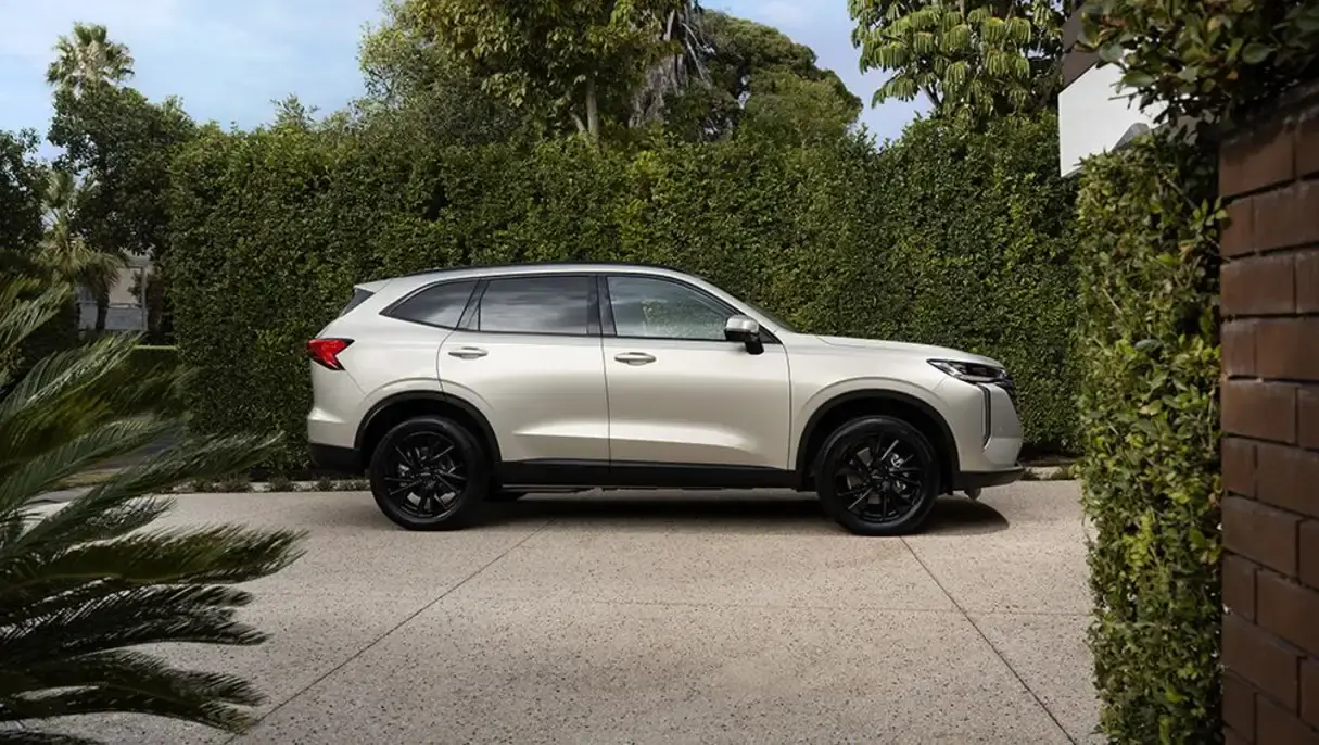 Discover the best and most affordable Chinese SUVs in Saudi Arabia 2025 with full specs and prices, offering modern design, advanced tech, and great efficiency.
