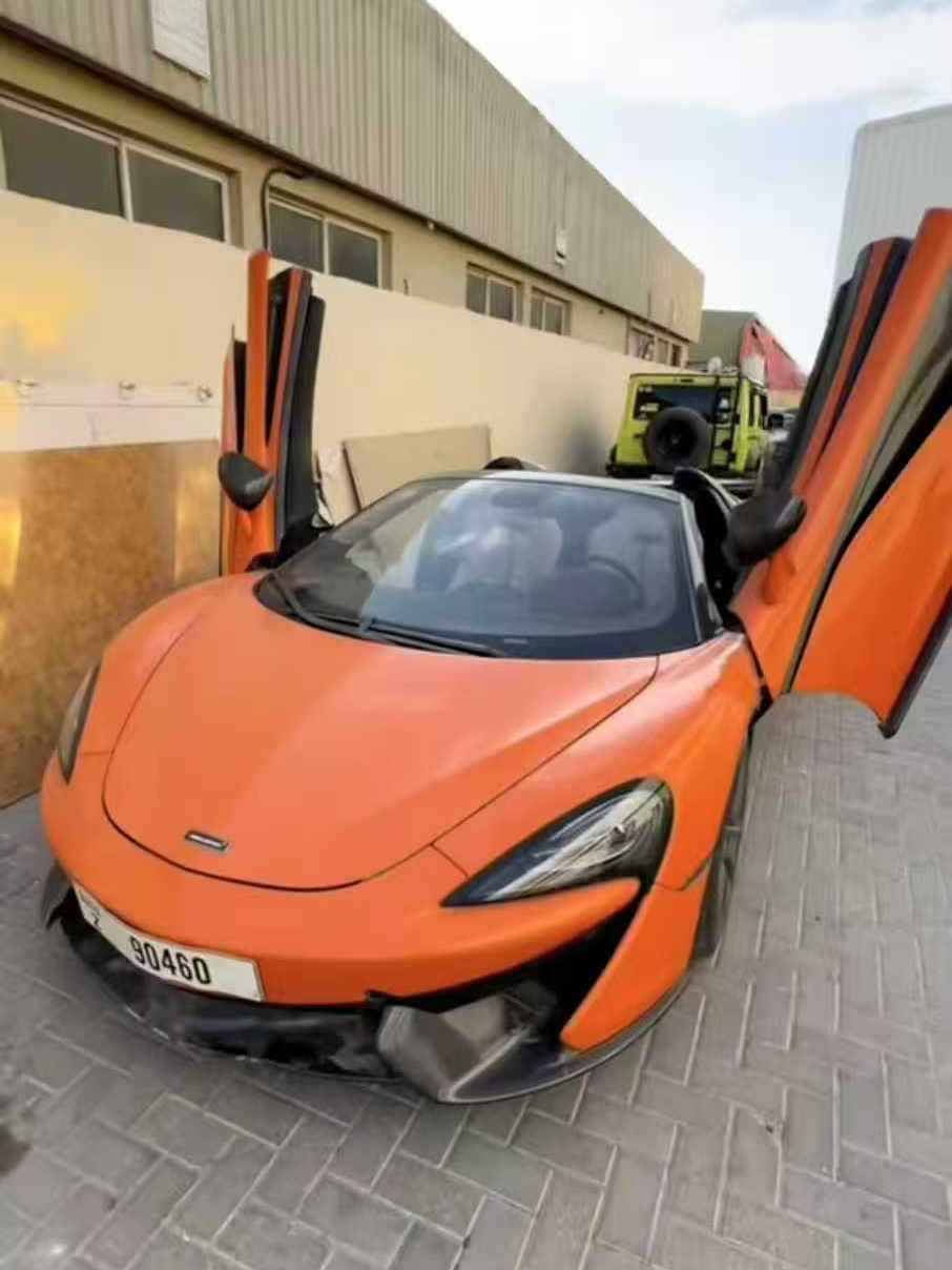مكلارين 570S مرمية