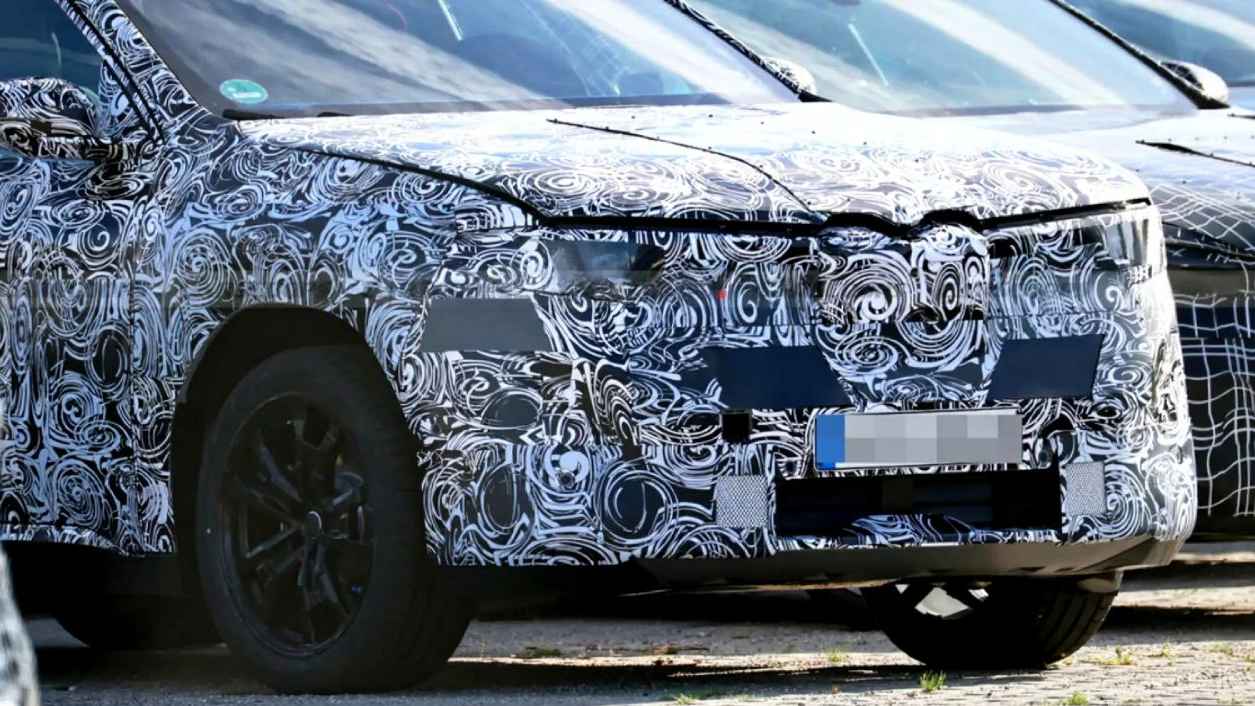 BMW’s Compact X1 Crosses Into the Neue Klasse Era with Bold Facelift for 2025
