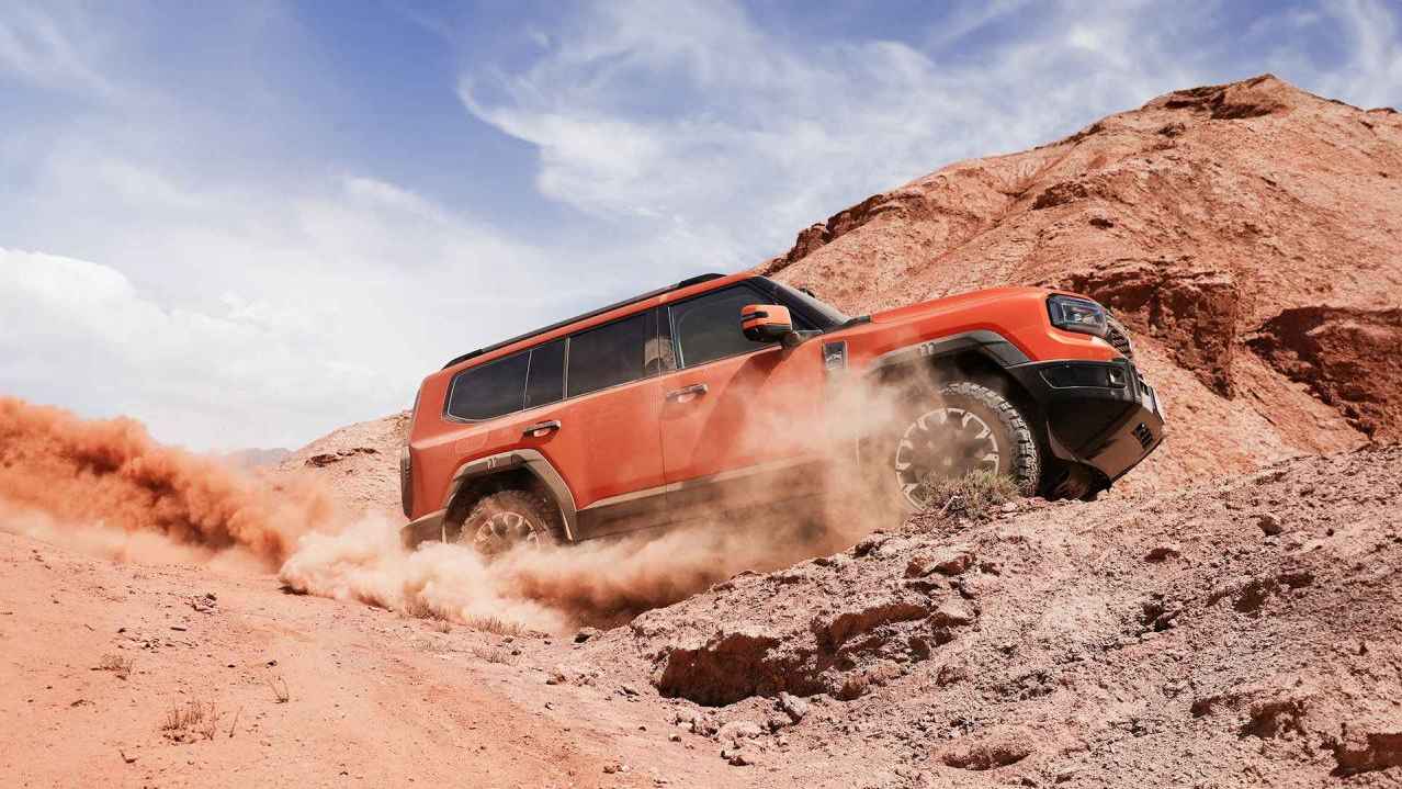 جيتور G700 تدخل عالم السيارات الفاخرة والطرق الوعرة في الإمارات 2025