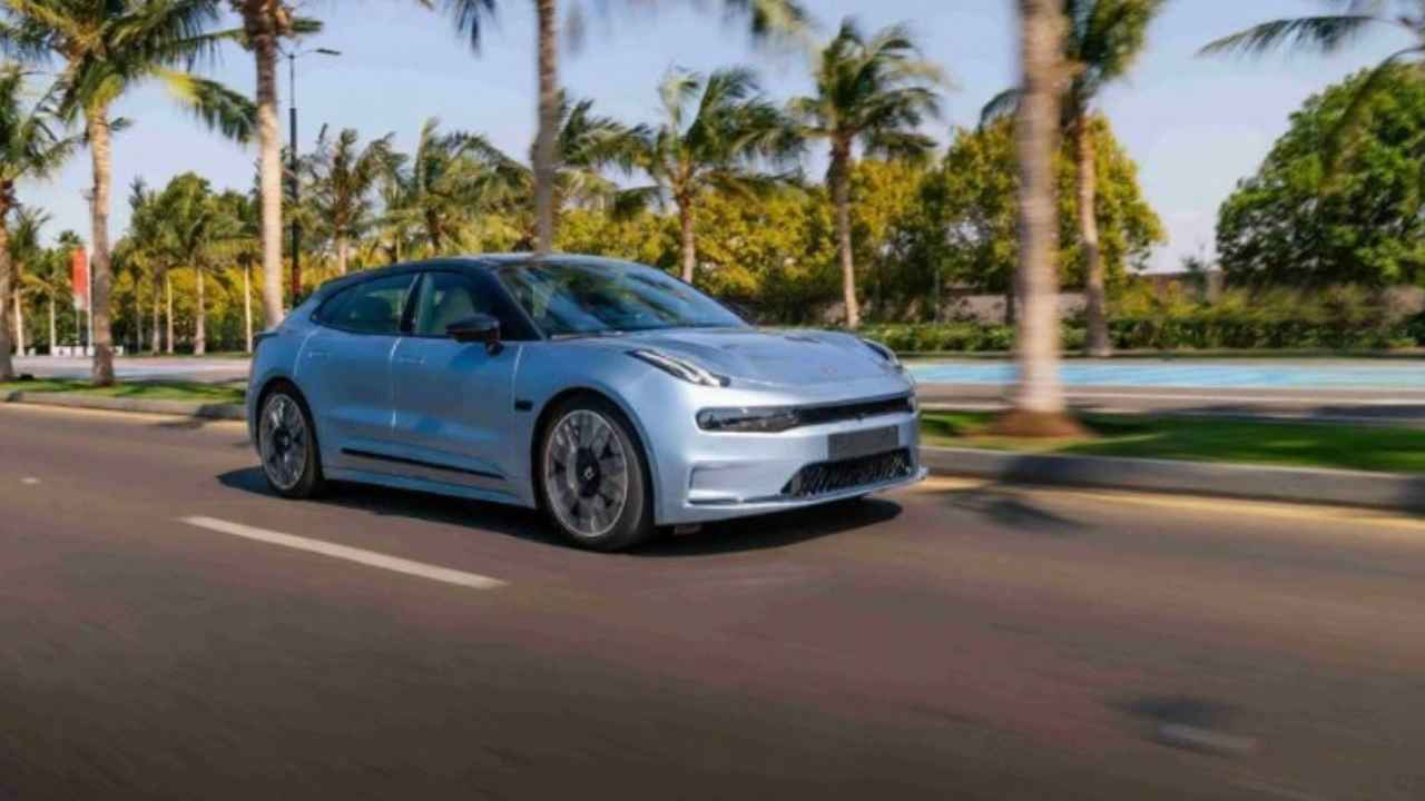 Zeekr 001 in Saudi Arabia: Electric Driving, Pure Performance vs Smart Efficiency—Which Version Is Right for You?
