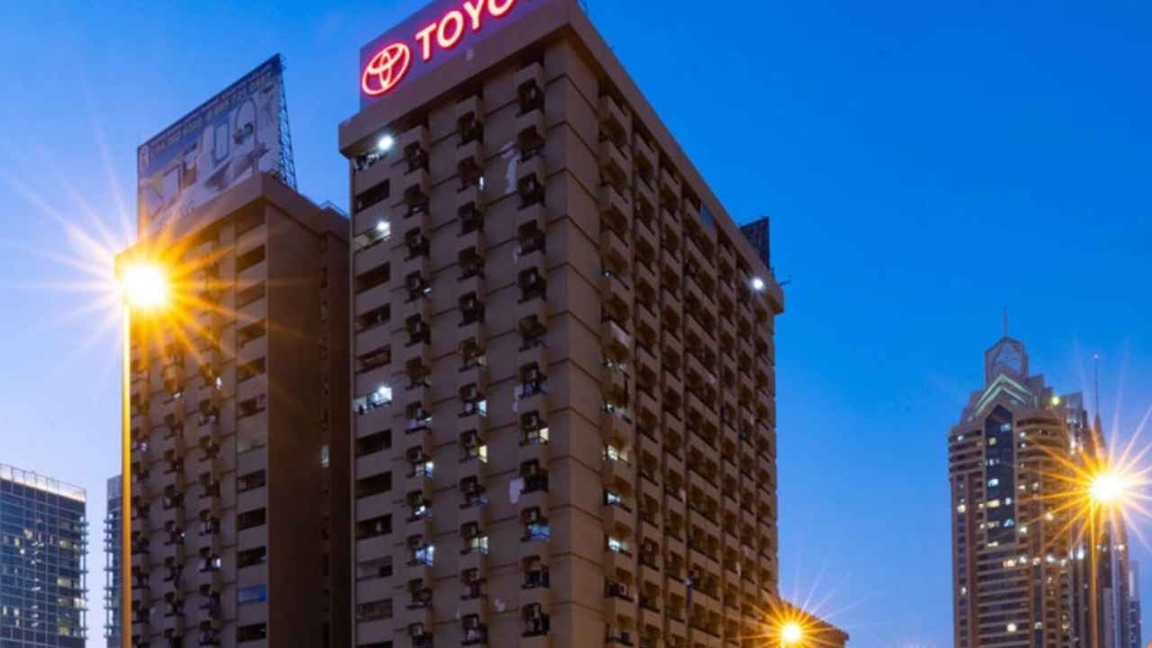 The Shining Legacy: How Dubai’s Toyota Sign Became a Symbol of the City’s Spirit and Transformation