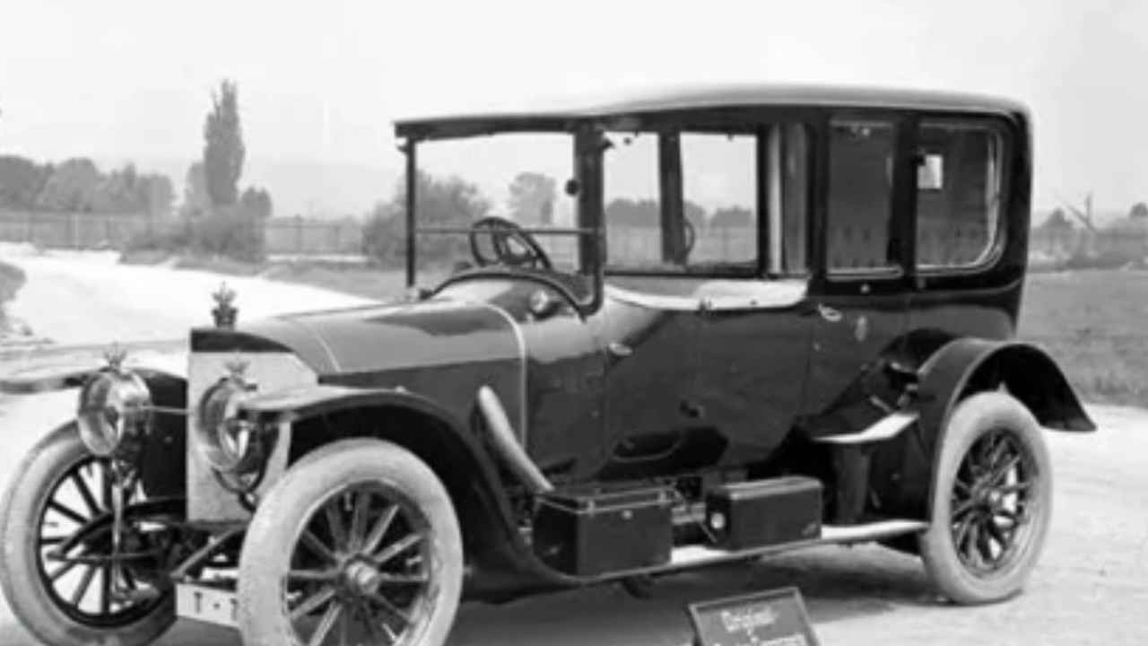 The First Wheels: How Saudi Arabia’s First Car Changed a Desert Kingdom Forever