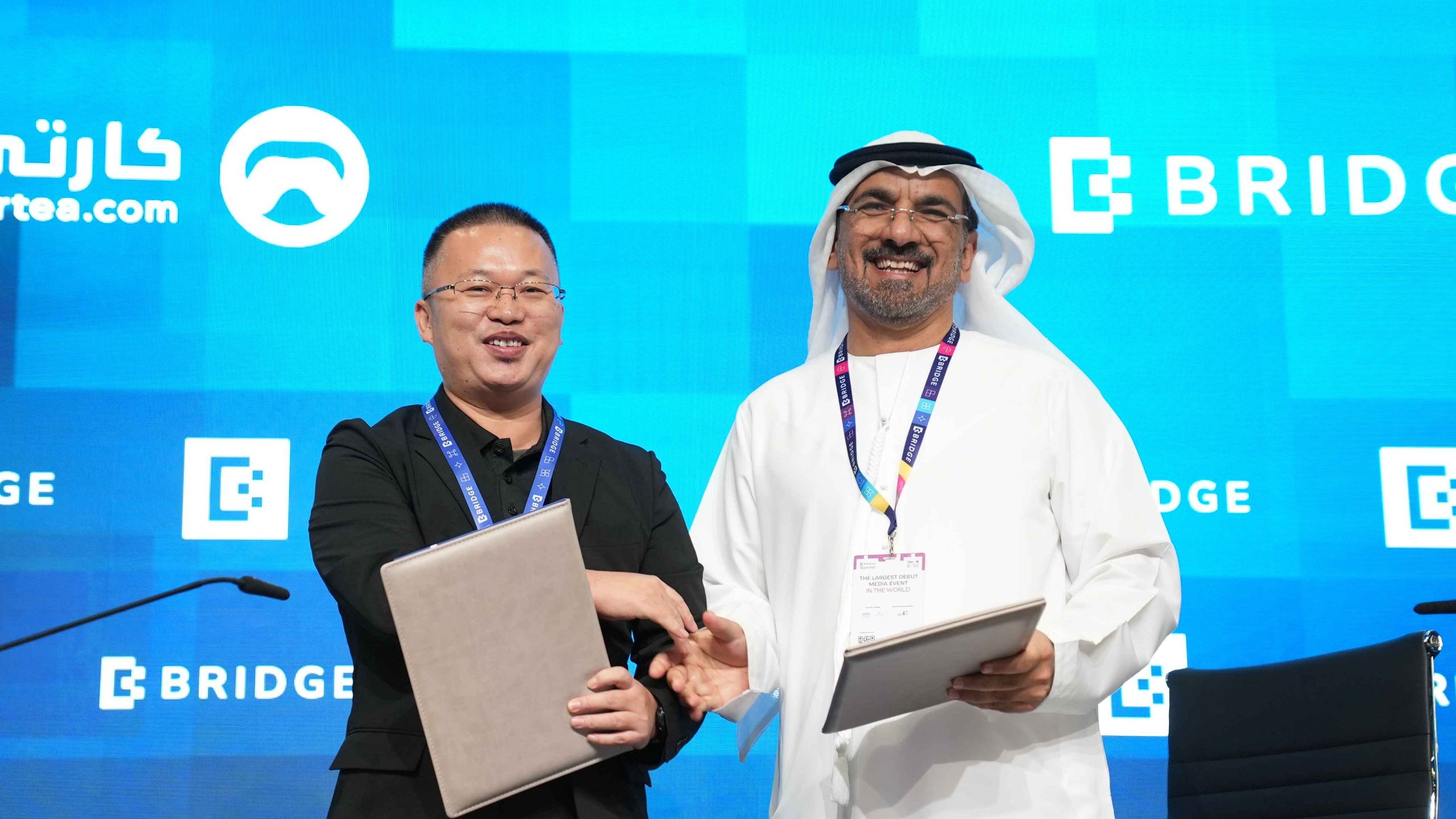 Cartea و جسر القمة رسميا التوقيع على اتفاق التعاون الاستراتيجي المشترك الشكل الجديد النظام البيئي في الشرق الأوسط في مجال صناعة السيارات