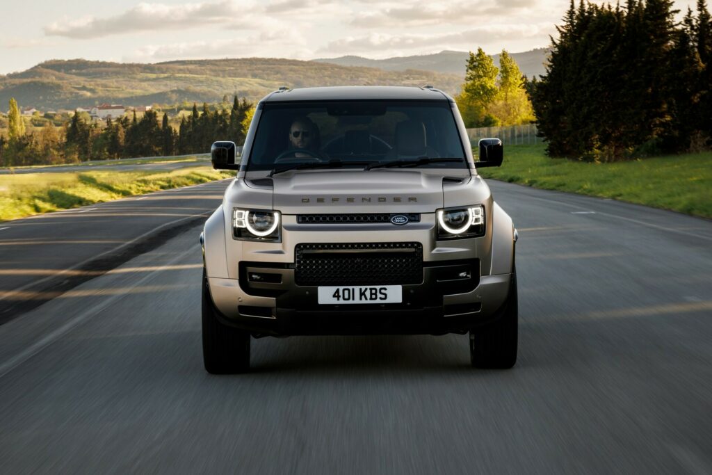 Land-Rover-Defender-OCTA-2-21-1024x683-1.jpg