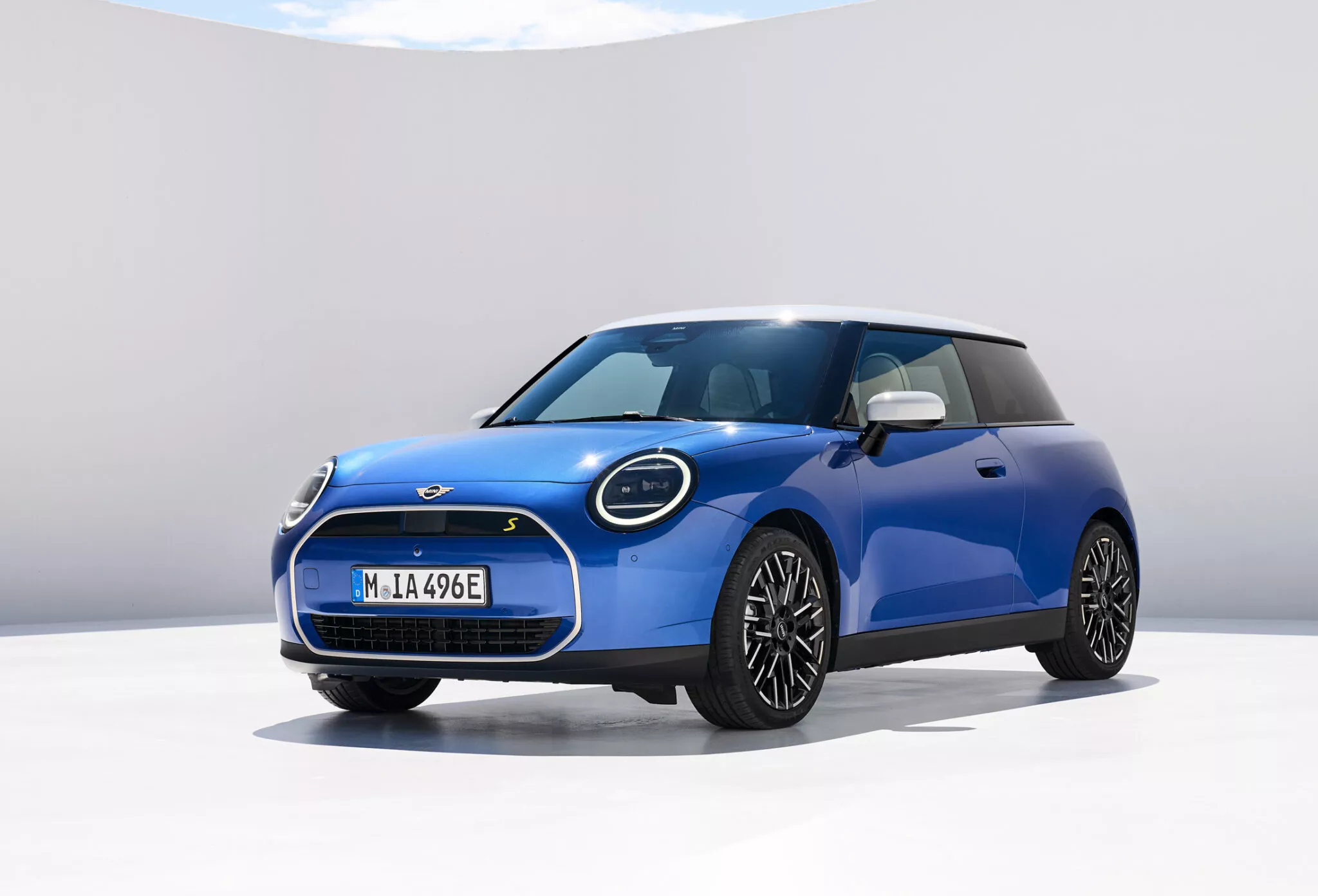 Unveiling the All-New Electric Mini Cooper: A Fusion of Power and Luxury