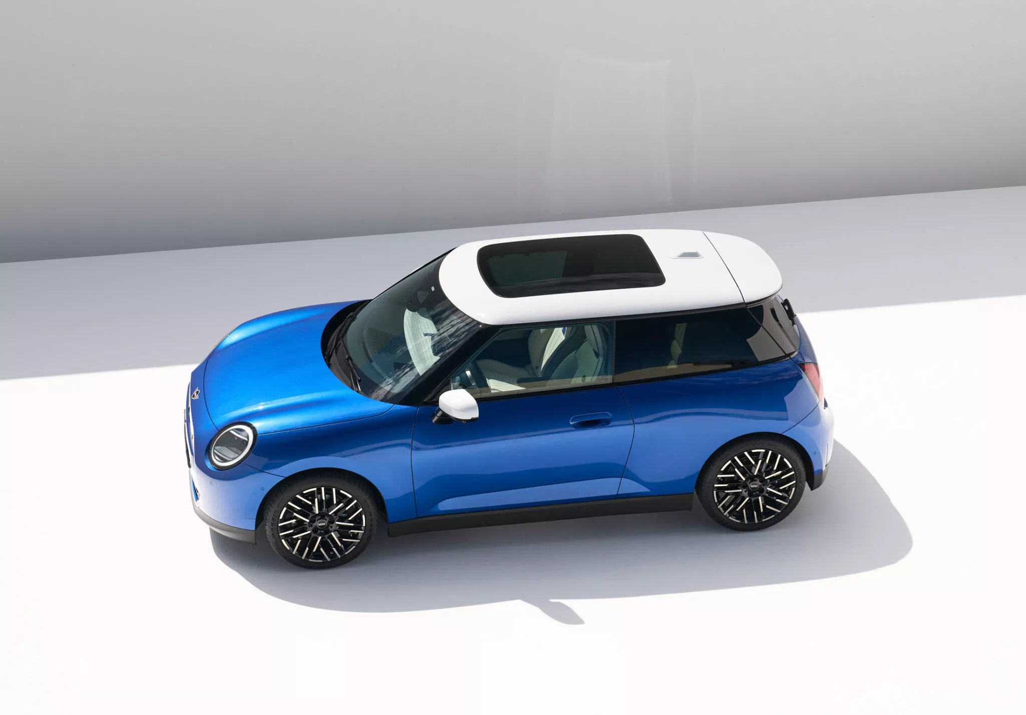 Unveiling the All-New Electric Mini Cooper: A Fusion of Power and Luxury