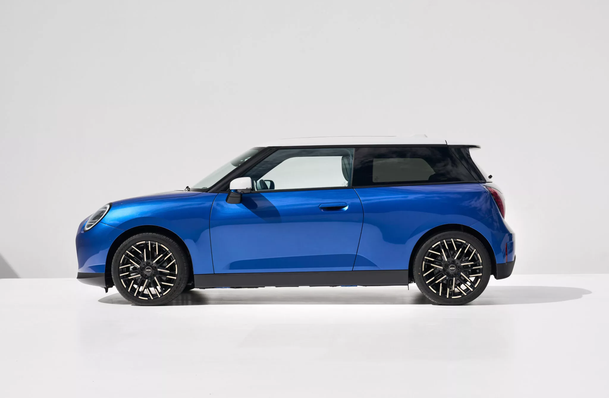 Unveiling the All-New Electric Mini Cooper: A Fusion of Power and Luxury