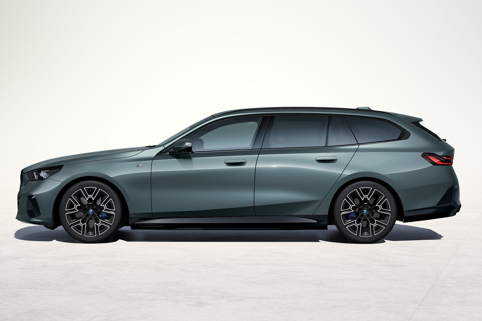 New BMW 5 Series Touring and i5: Larger and More Practical