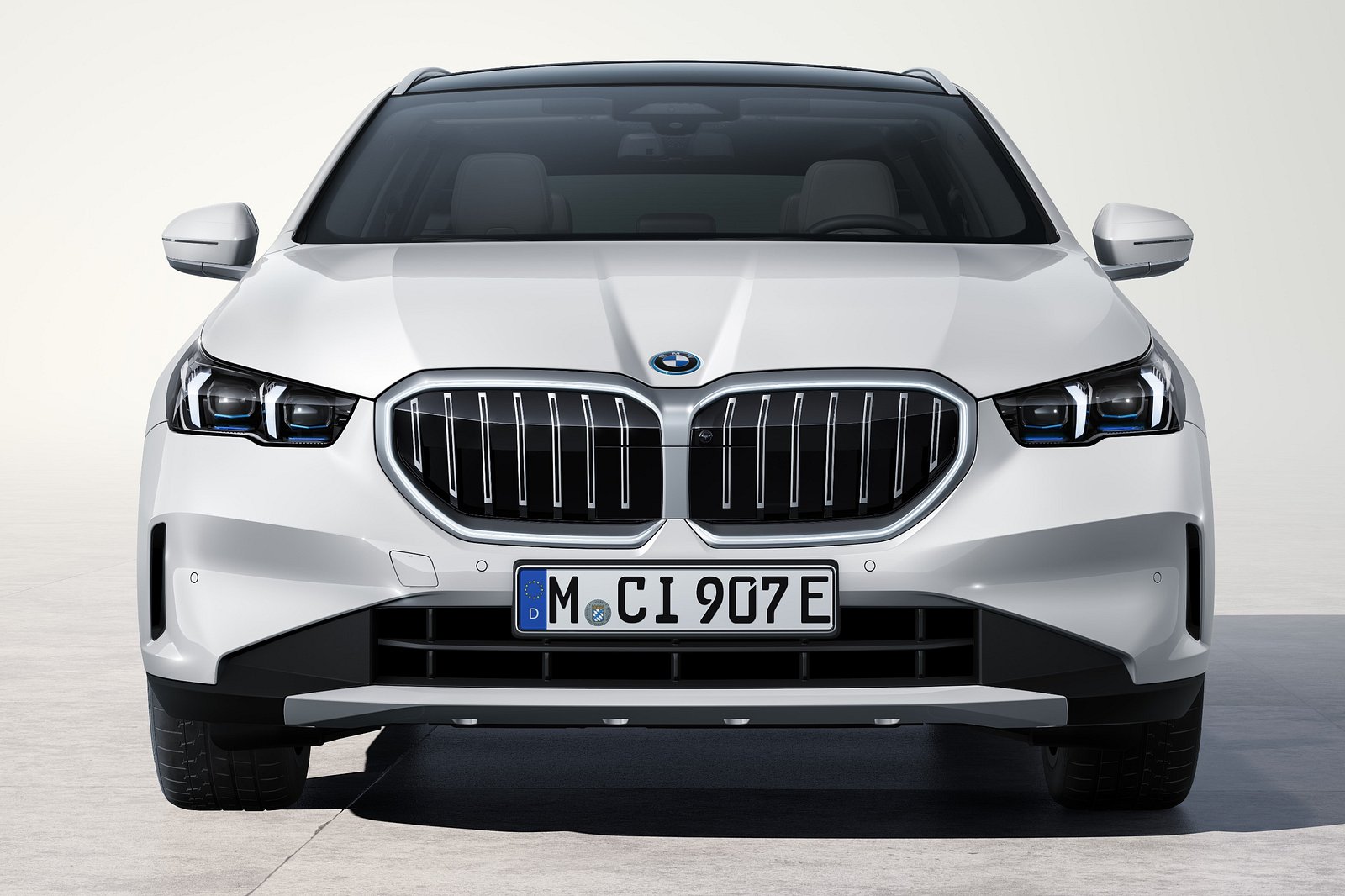 New BMW 5 Series Touring and i5: Larger and More Practical