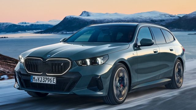 BMW الفئة الخامسة تورينج وi5 الجديدة: أكبر وأكثر عملية