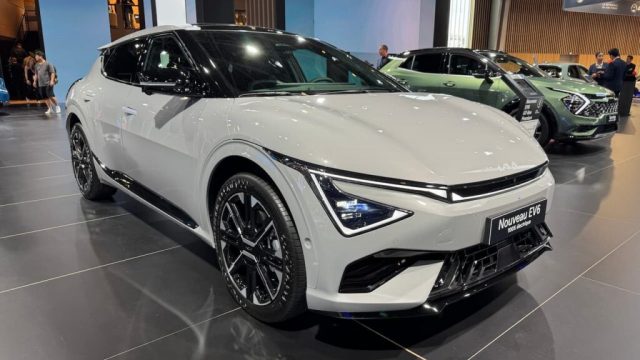 Kia EV6 makes its debut at the 2024 Paris Motor Show, featuring several important updates that enhance user experience.