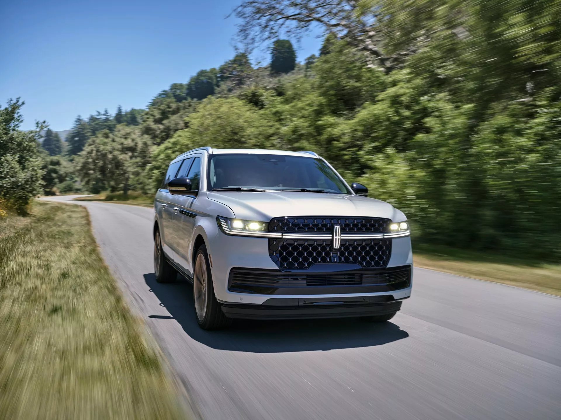 The 2025 Lincoln Navigator has received a number of aesthetic and technical updates to enhance its competitiveness.