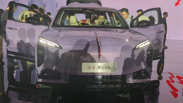 هونشي تكشف رسميًا عن SUV الكهربائية تيانجونغ 08، مع عرض التكنولوجيا المتقدمة للمنصة الكهربائية.