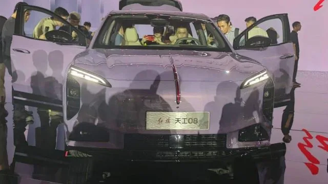 Hongqi officially unveils its all-electric SUV, Tiangong 08, showcasing advanced electric platform technology.