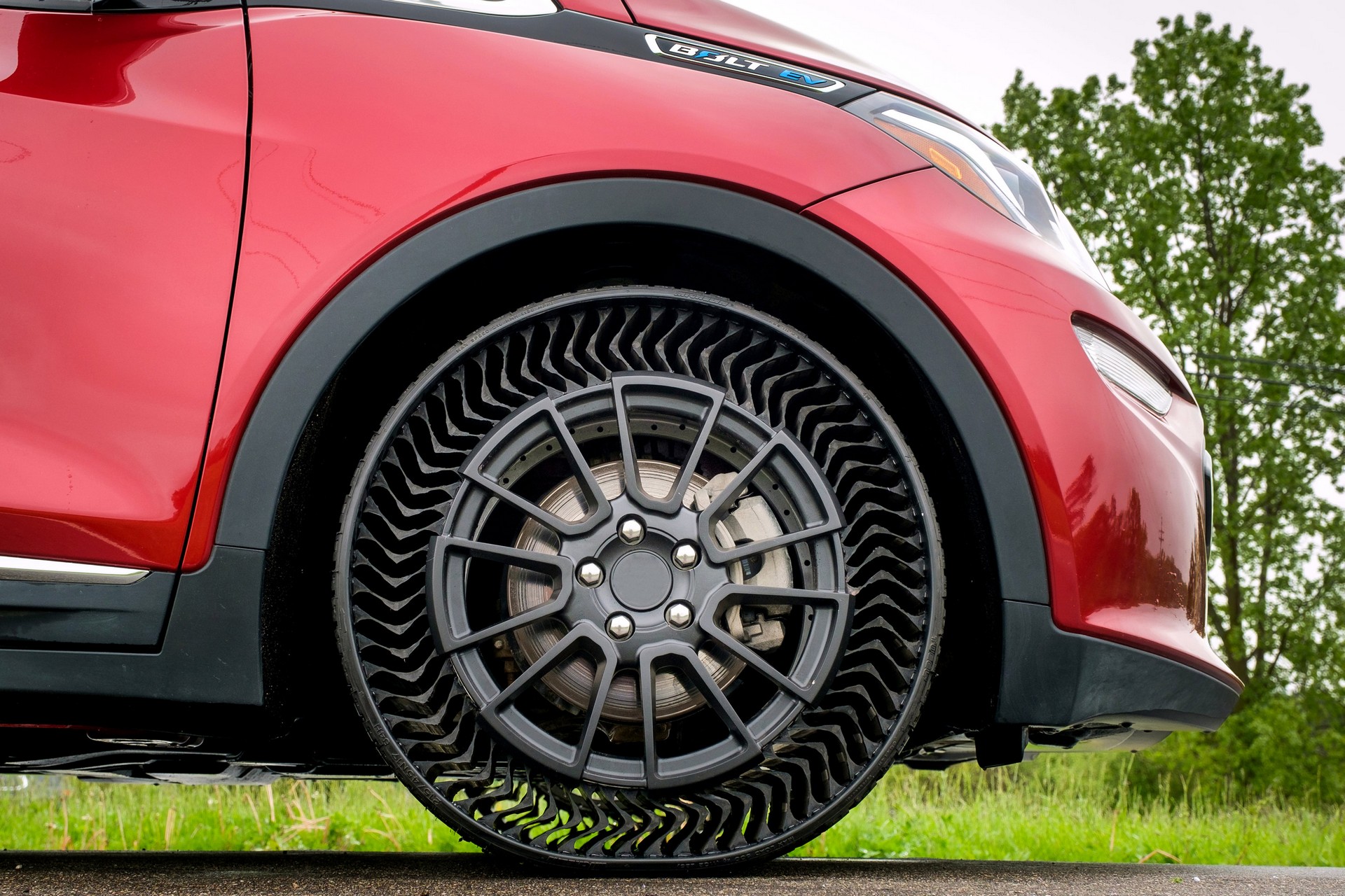 Smart Tires: The Future of 2035