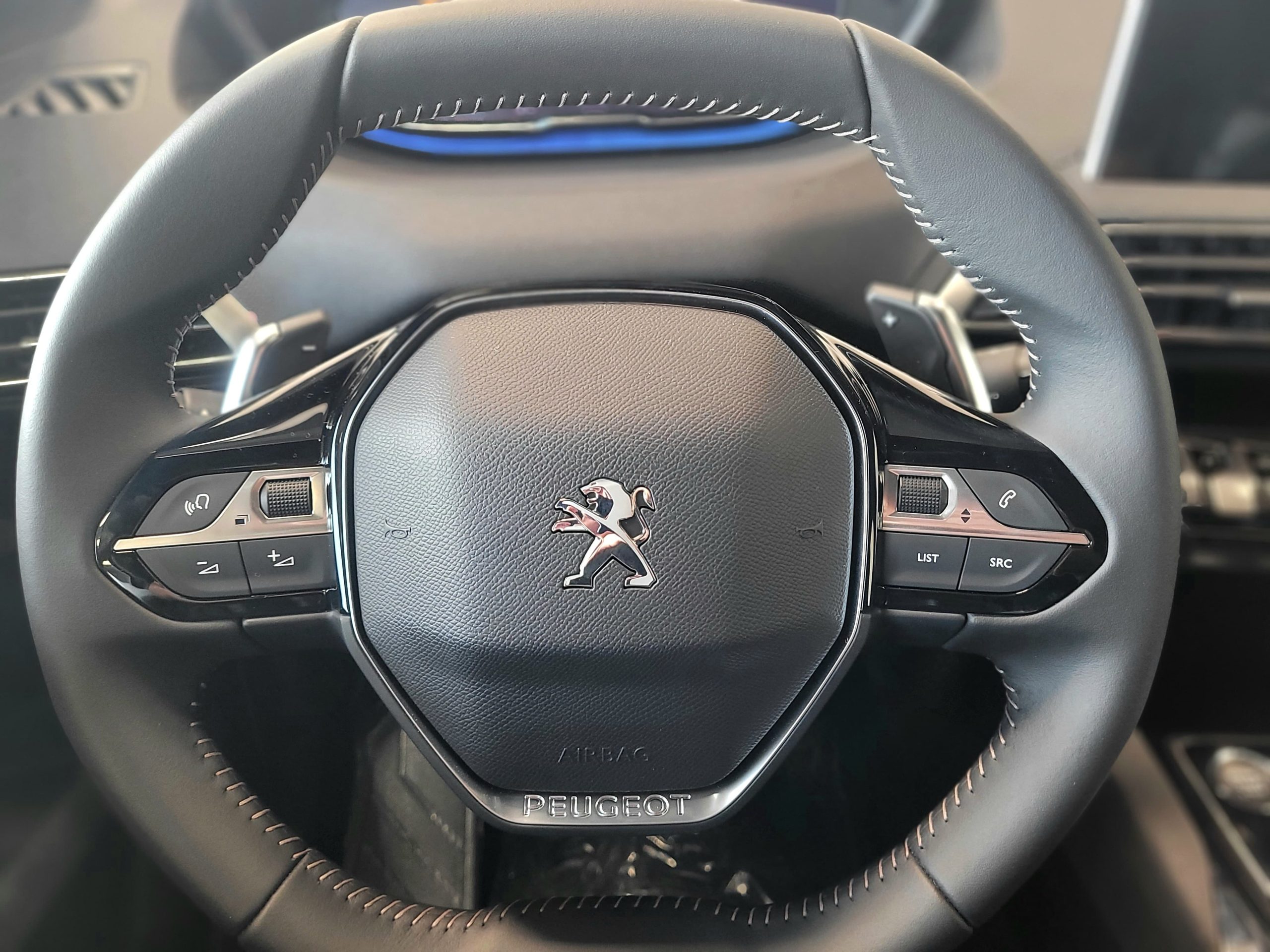 Peugeot 3008 2025 1.6L