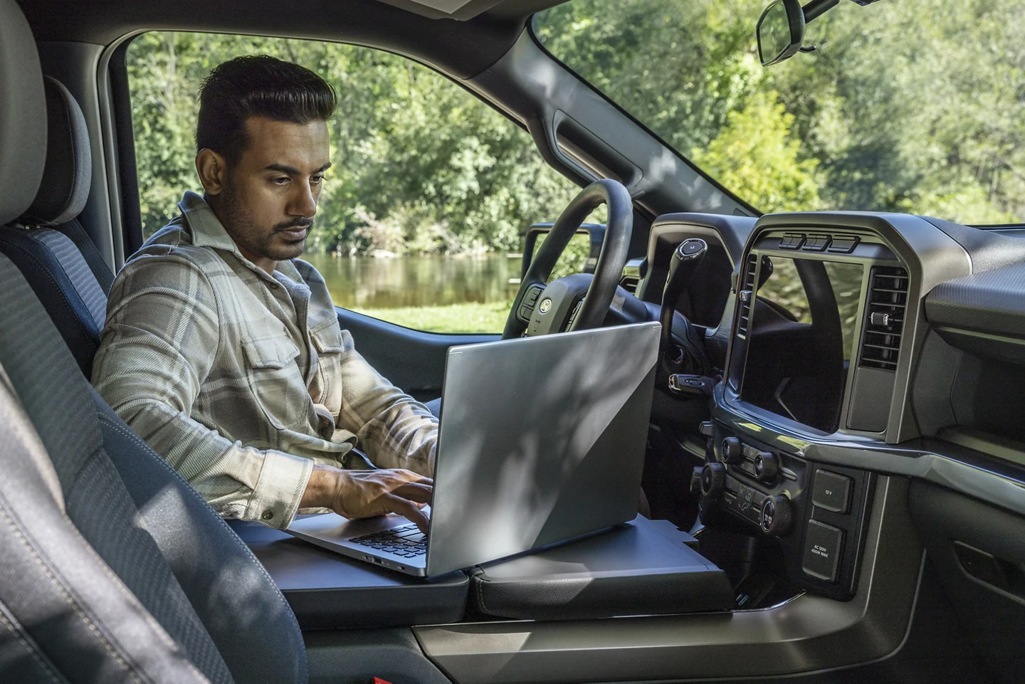 https://gcc-1307444343.cos.accelerate.myqcloud.com/cc/car-image/01ed4930