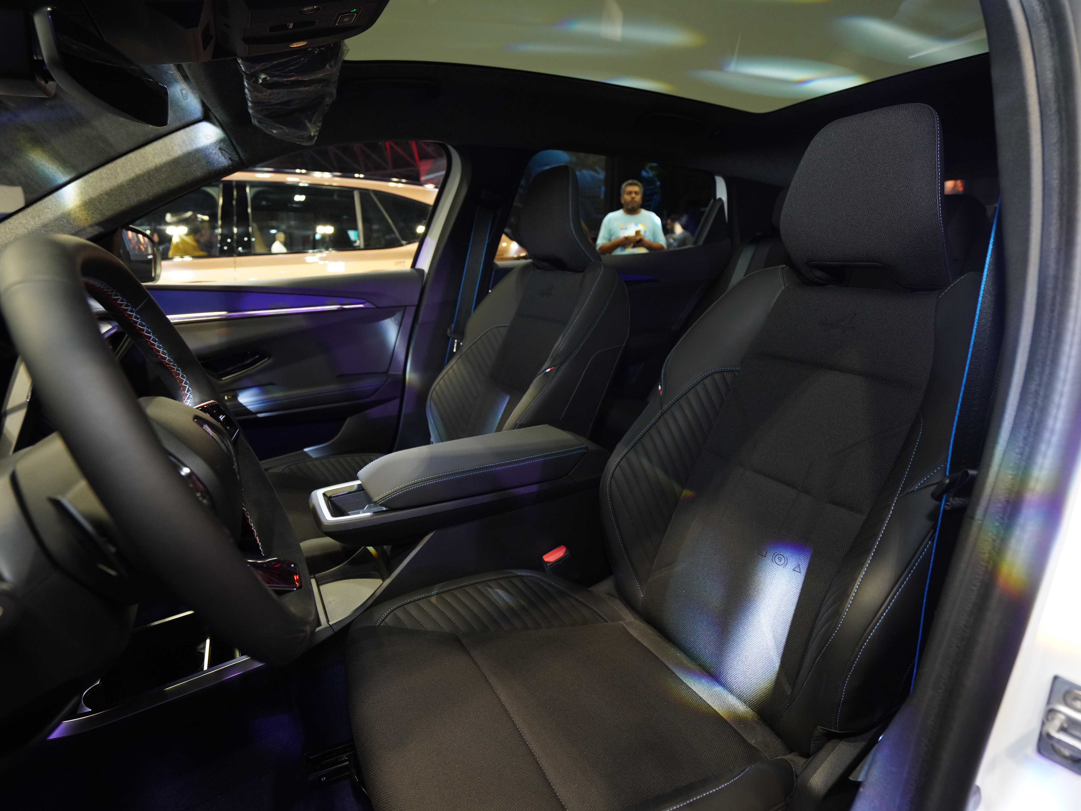 https://gcc-1307444343.cos.accelerate.myqcloud.com/cc/car-image/022971b6