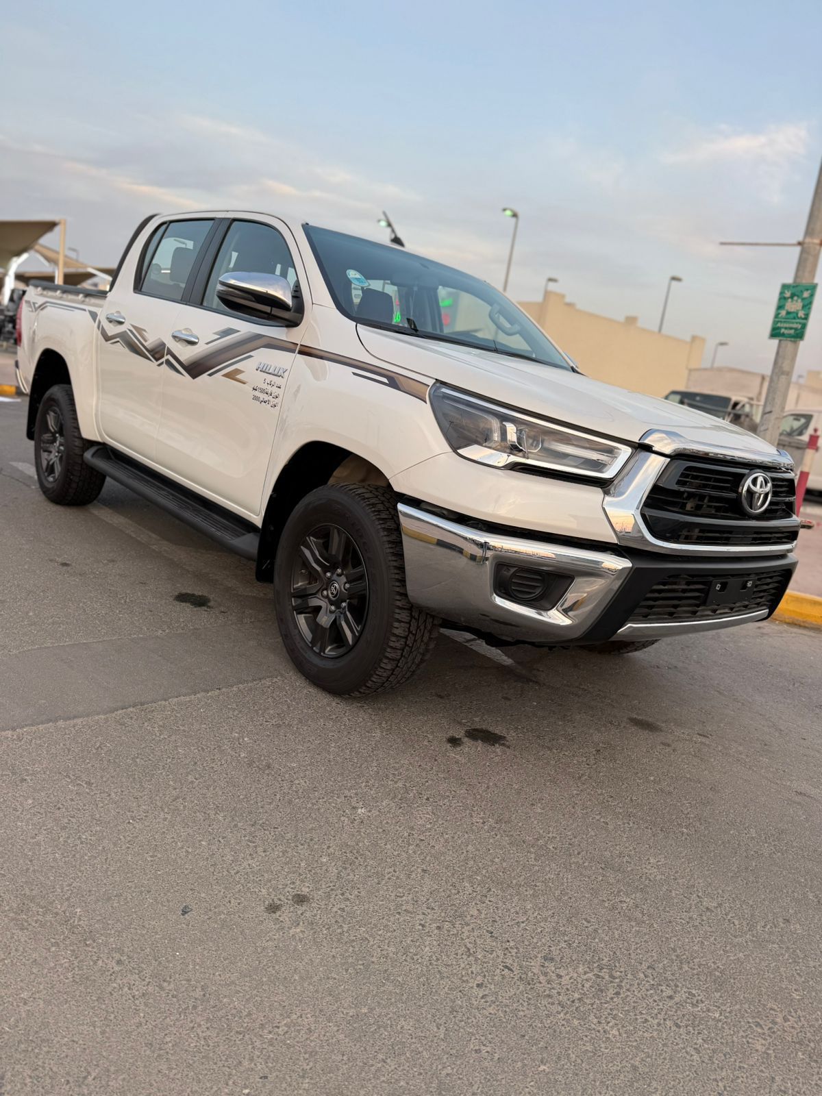 تويوتا هيلوكس 2024