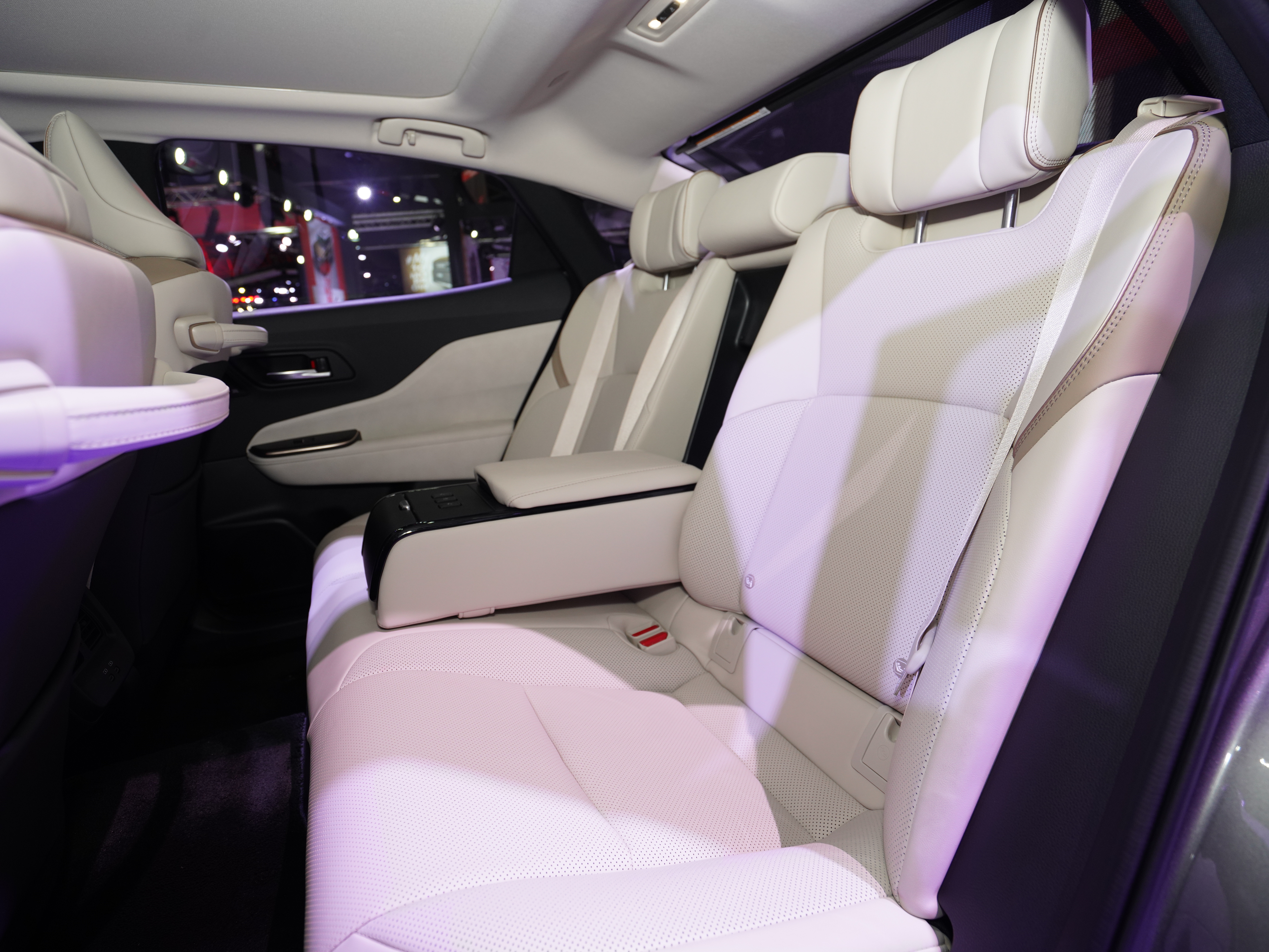 https://gcc-1307444343.cos.accelerate.myqcloud.com/cc/car-image/07a6a0be