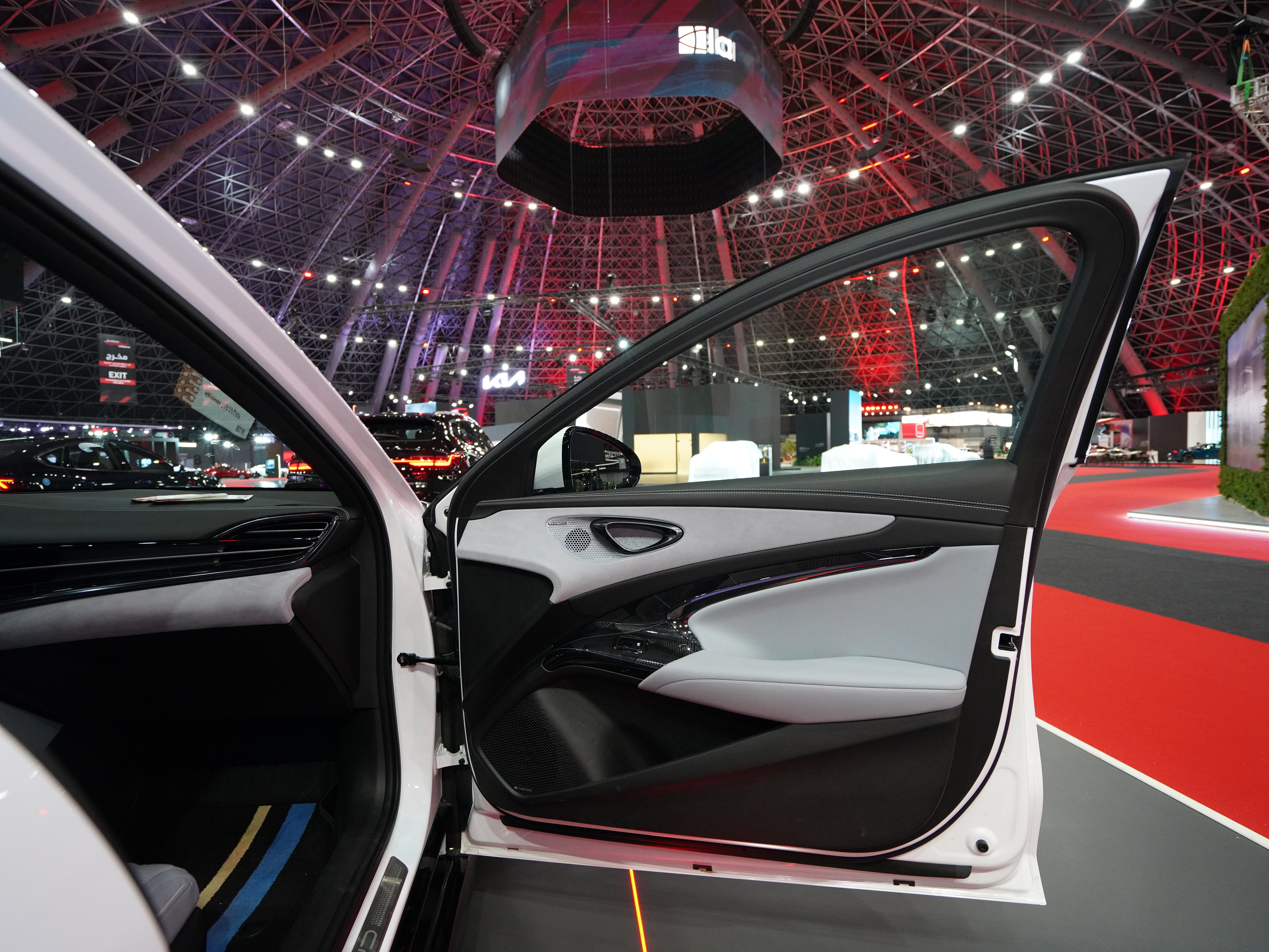 https://gcc-1307444343.cos.accelerate.myqcloud.com/cc/car-image/0a1ae3f7