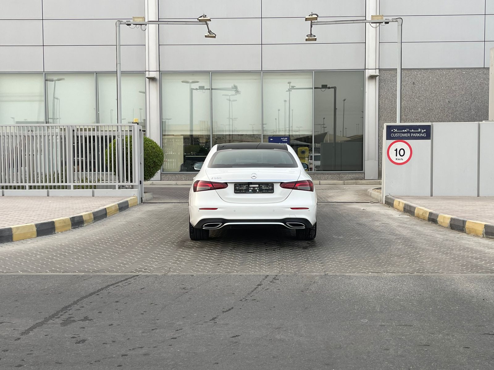 Mercedes Benz E Class 2021 1400L