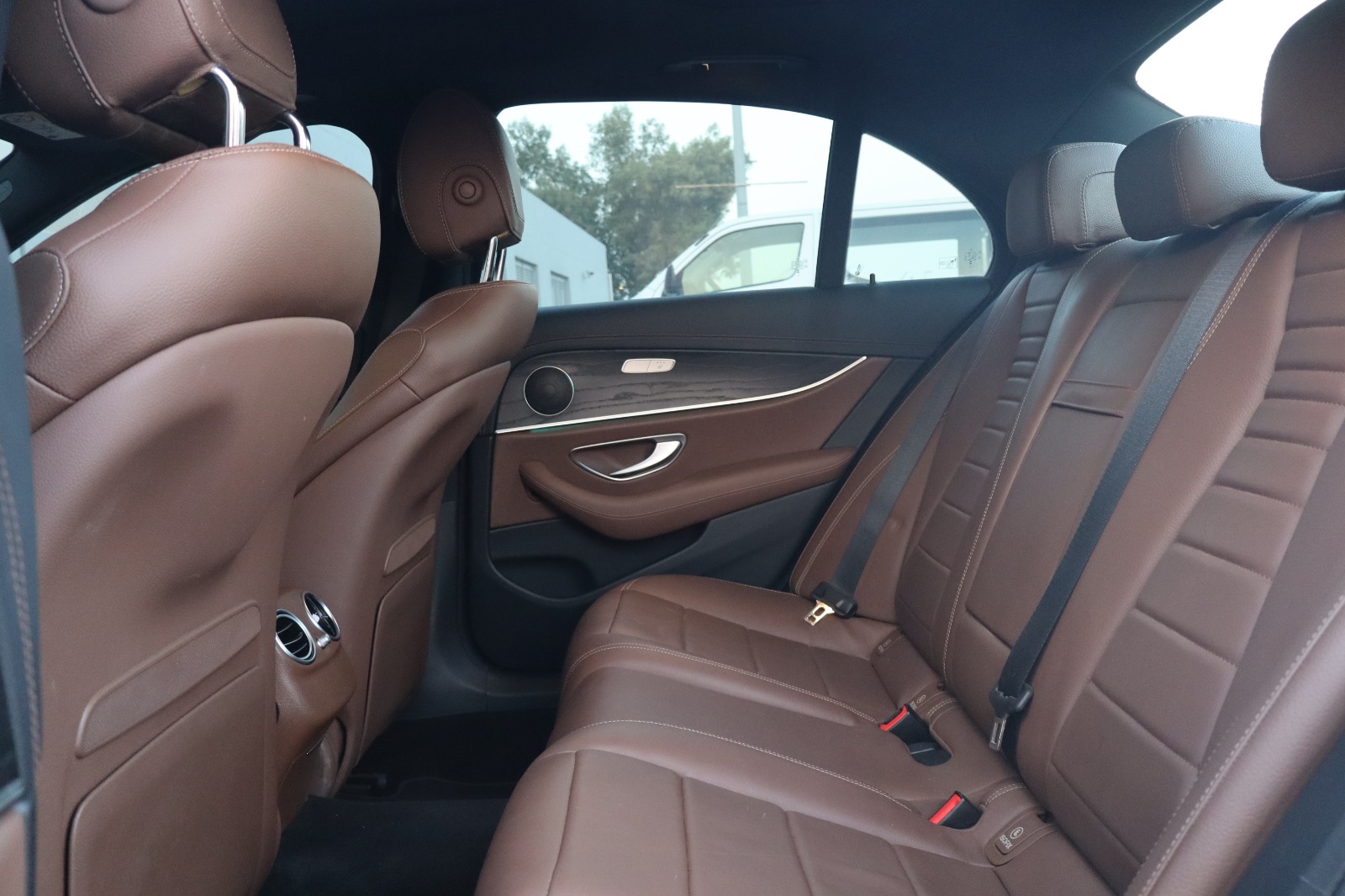 مرسيدس بنز E Class 2023 1400L