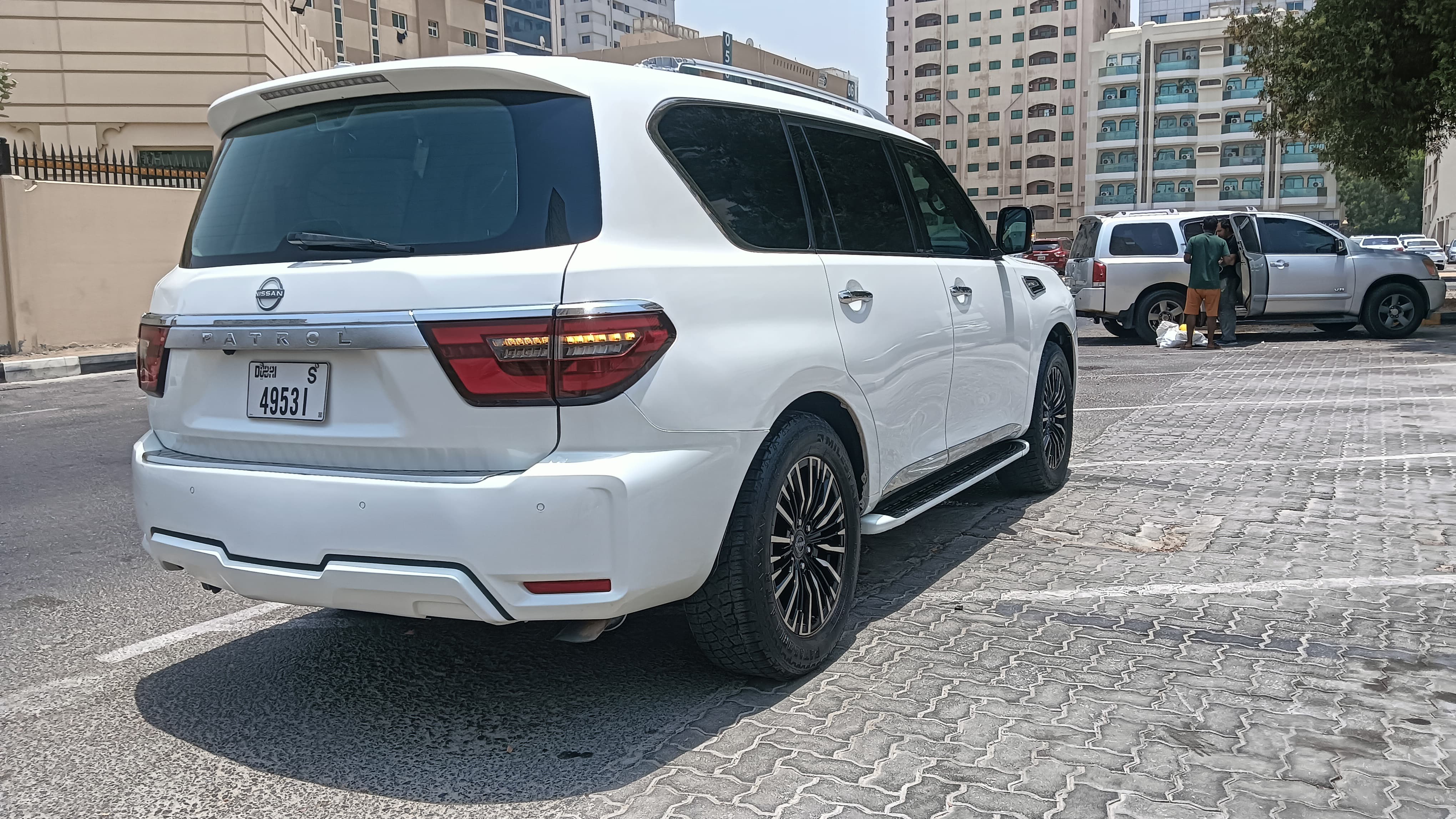 إنفينيتي QX80 2018 5.7L