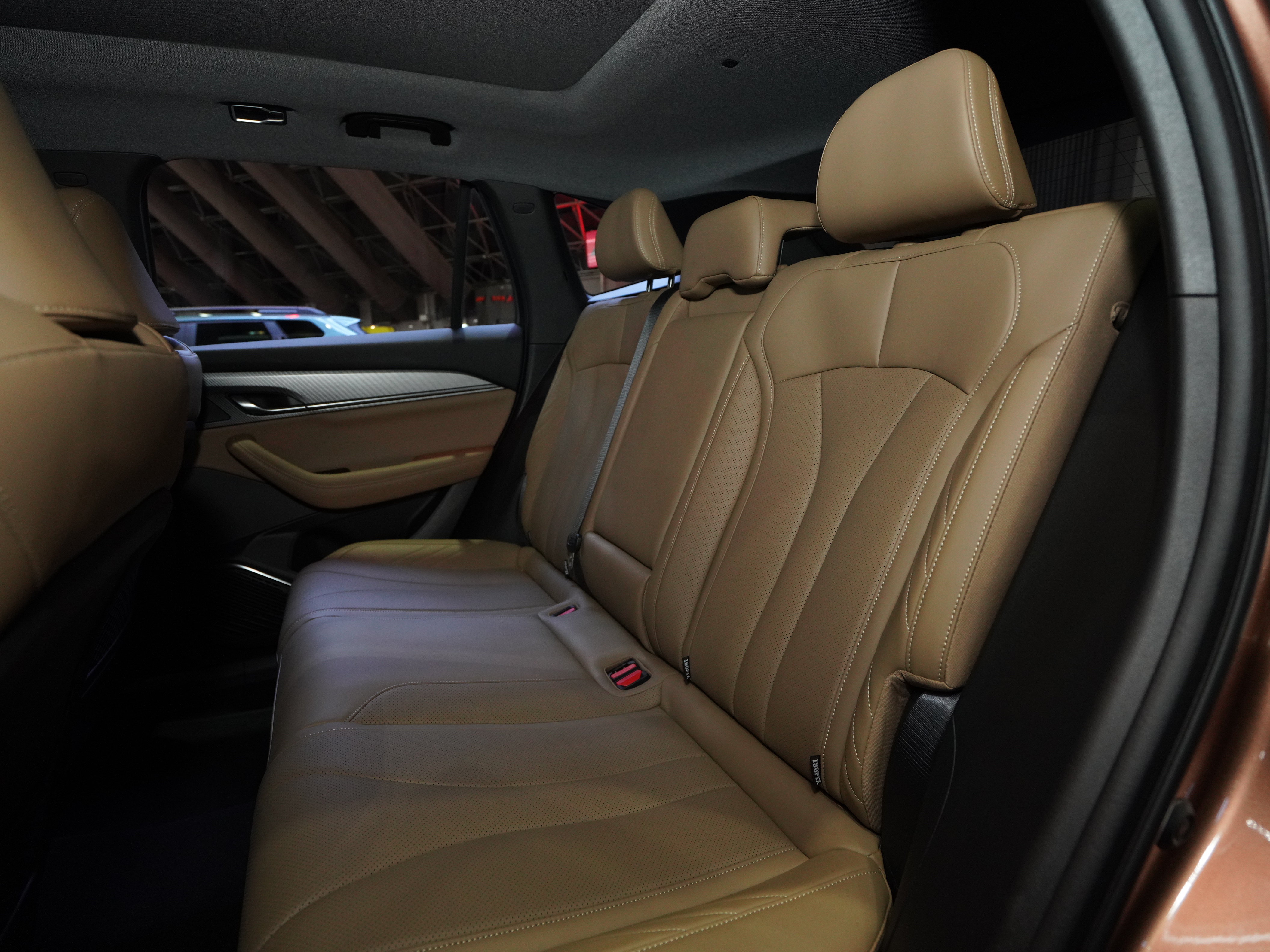 https://gcc-1307444343.cos.accelerate.myqcloud.com/cc/car-image/1b142fd1