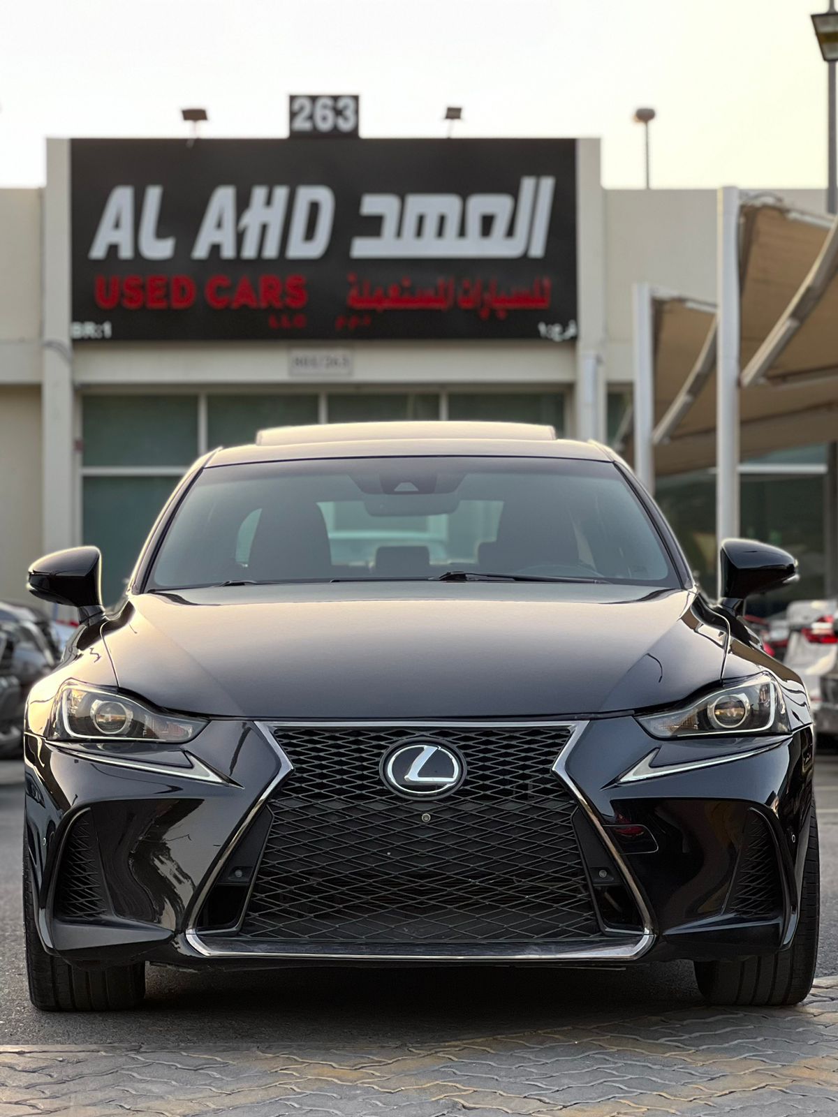 Lexus IS 2019