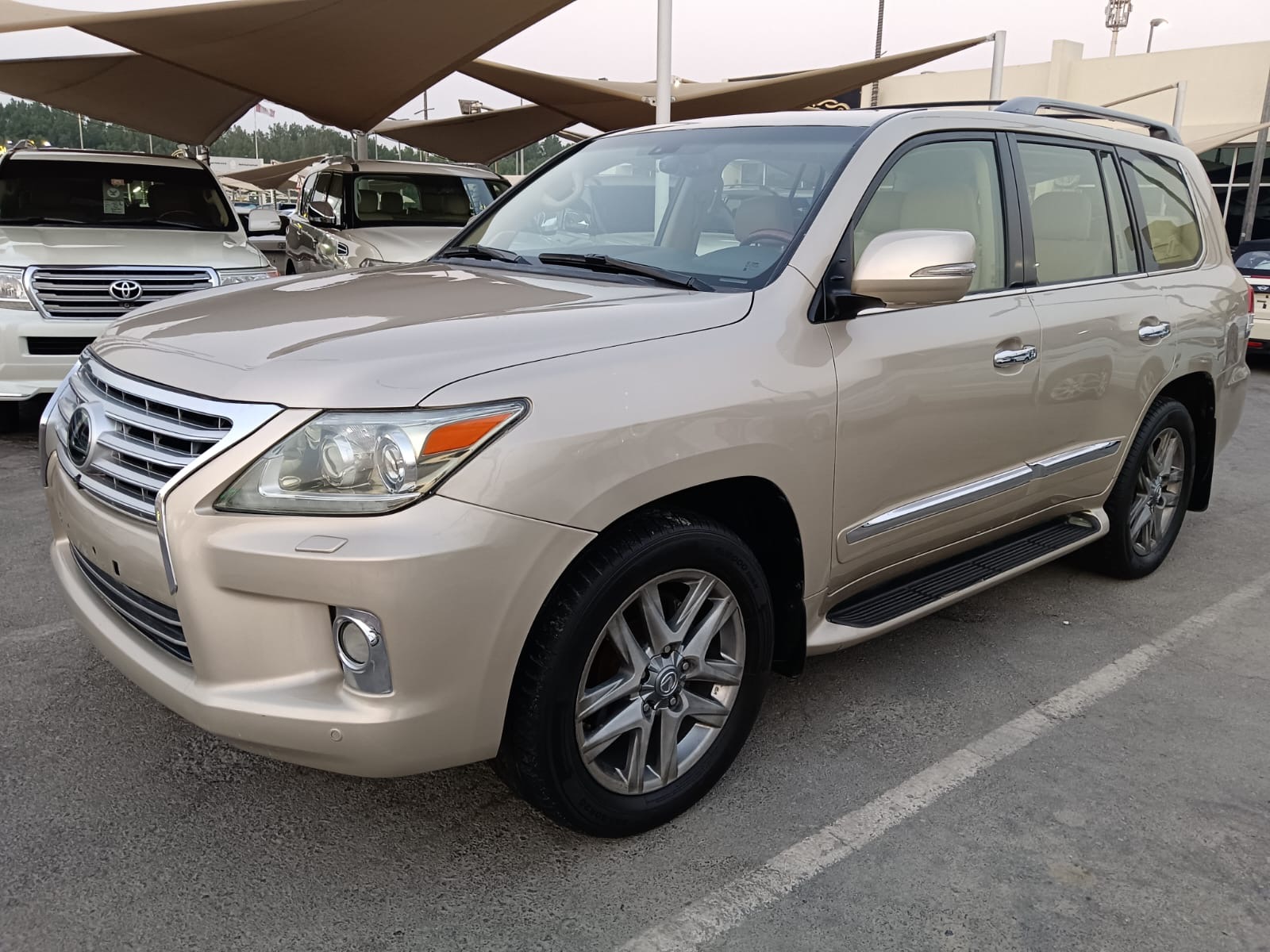 Lexus LX 2013 5700L