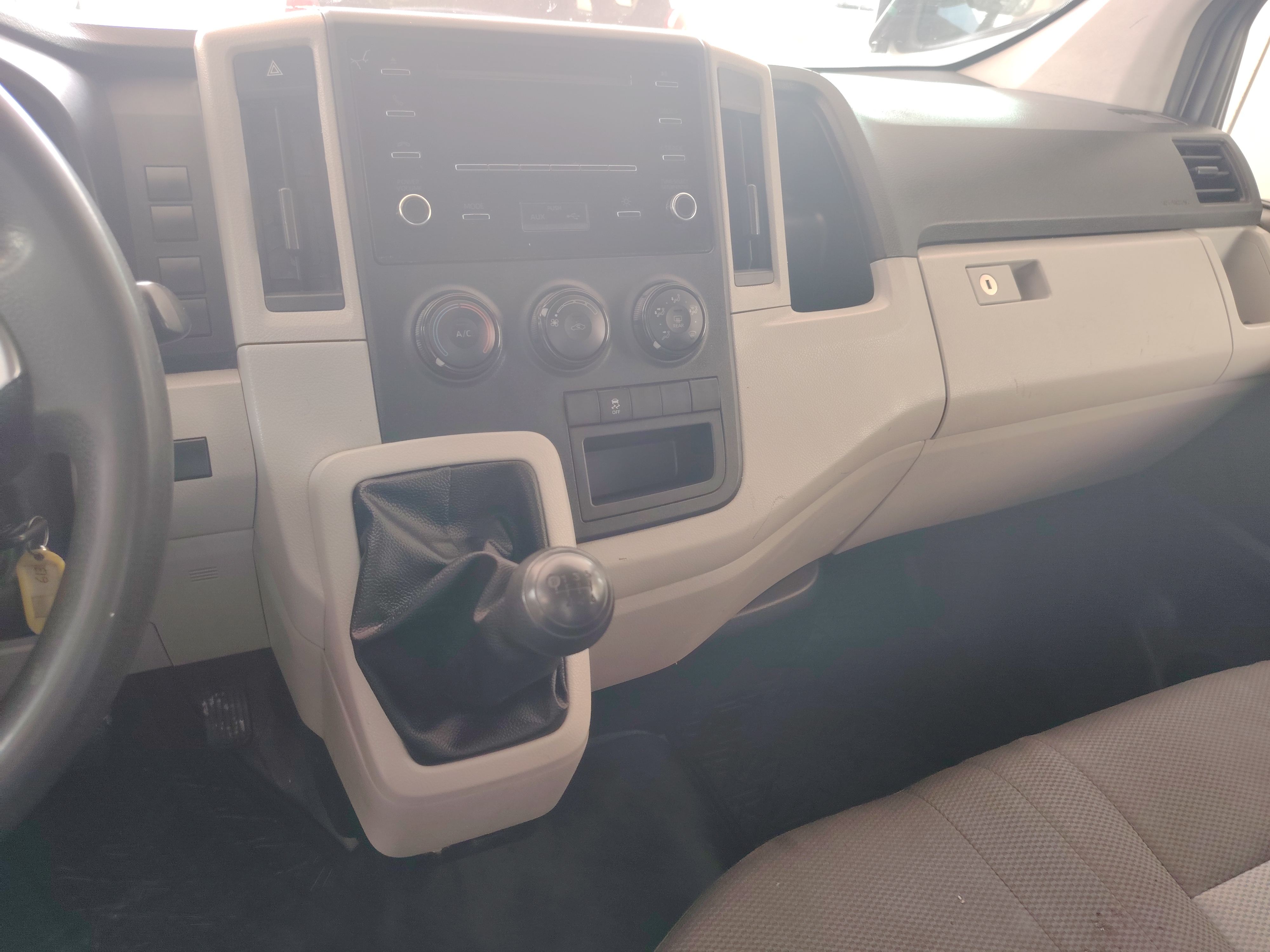 Toyota Hiace 2021 3.5L