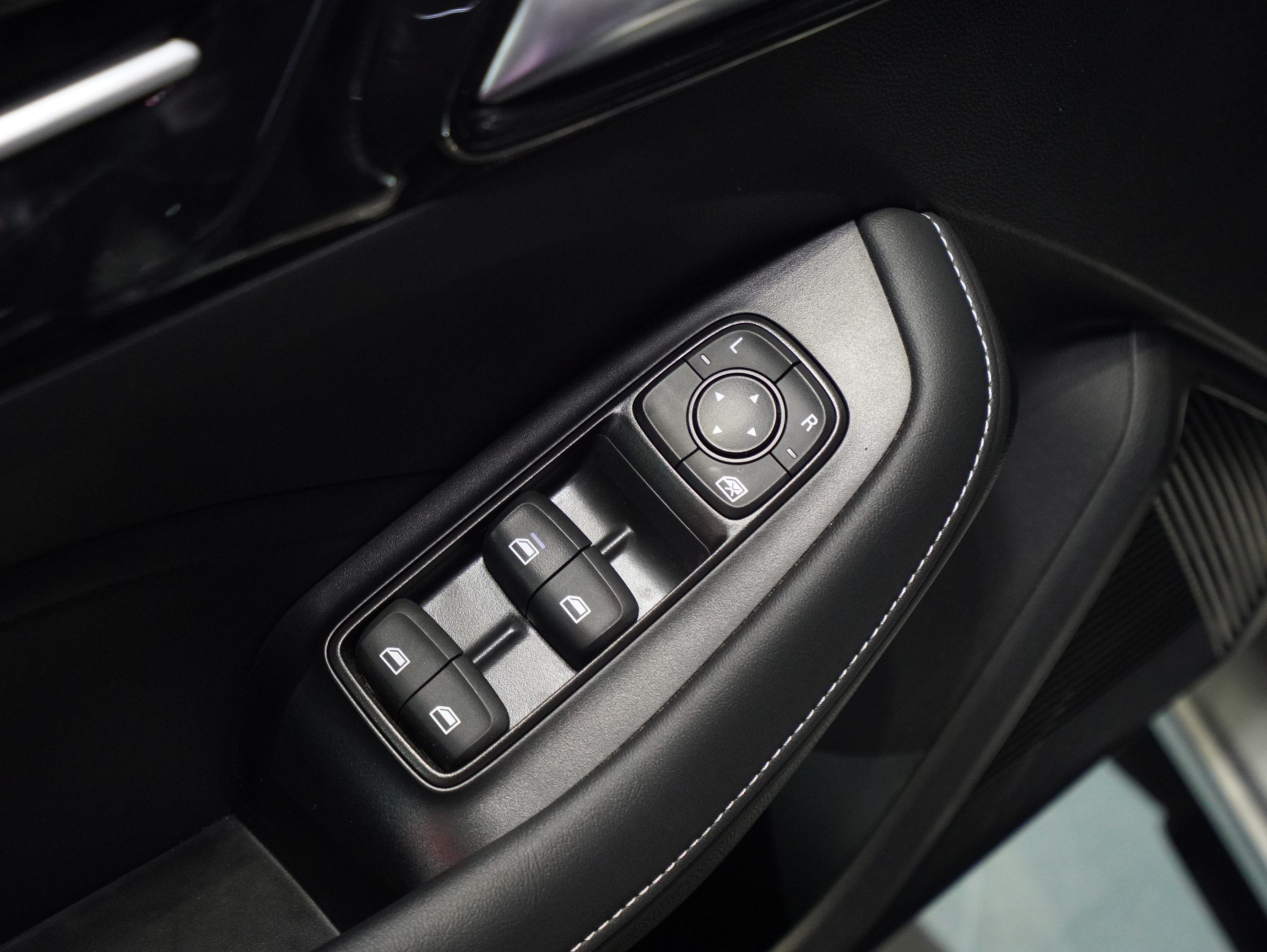 https://gcc-1307444343.cos.accelerate.myqcloud.com/cc/car-image/2234e2d3