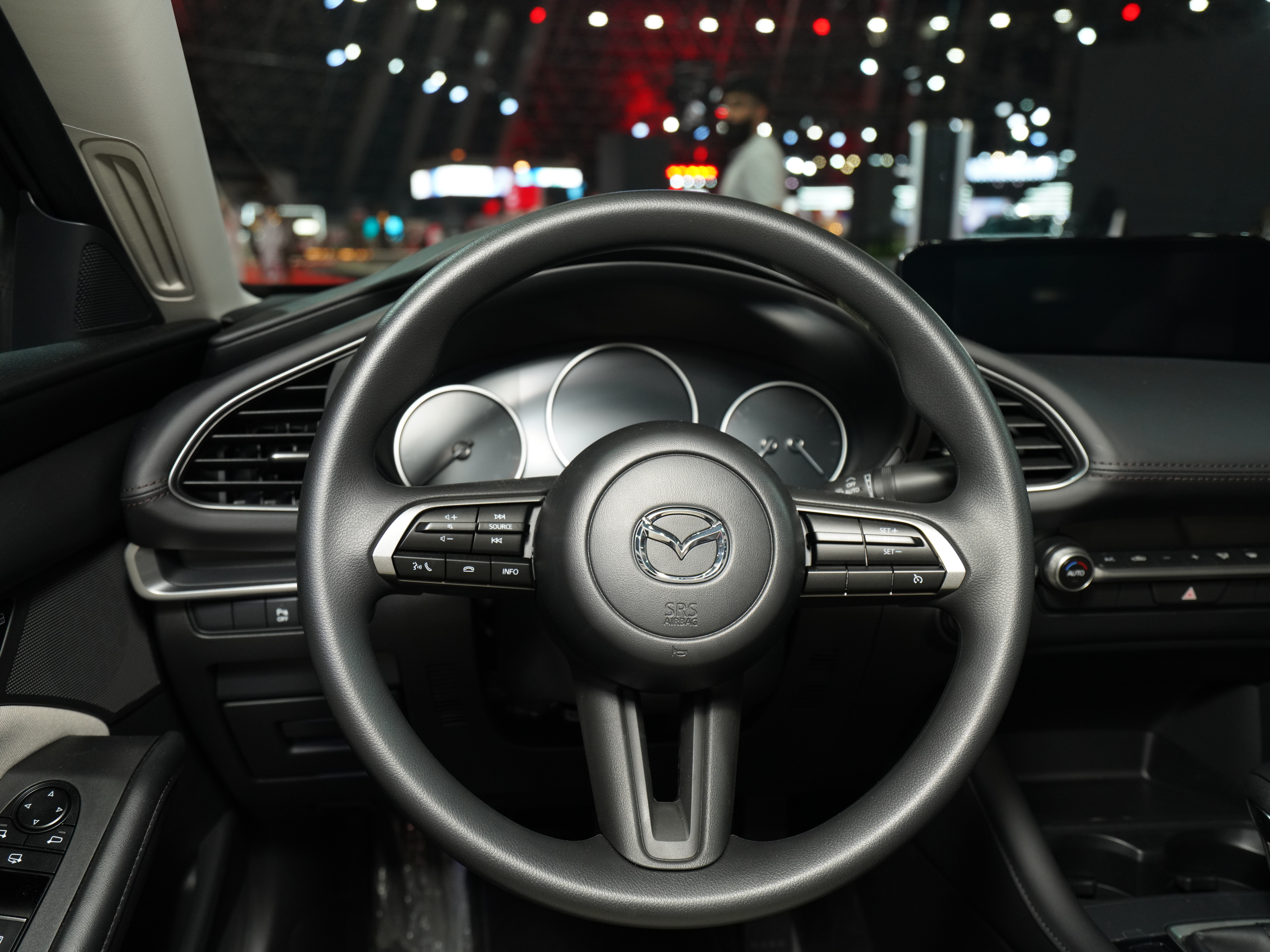 https://gcc-1307444343.cos.accelerate.myqcloud.com/cc/car-image/233fd34f